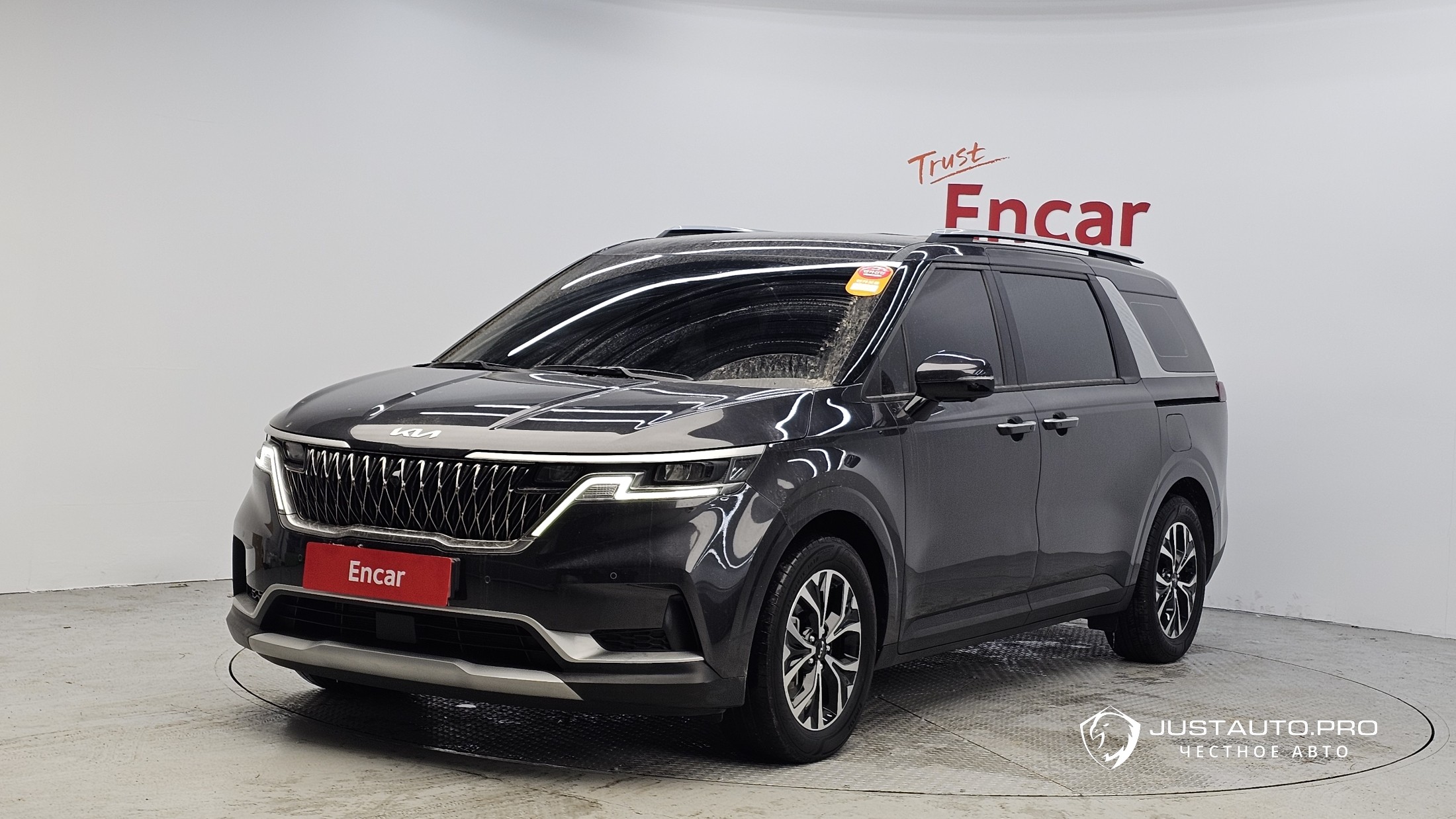 Автомобиль Kia Canival