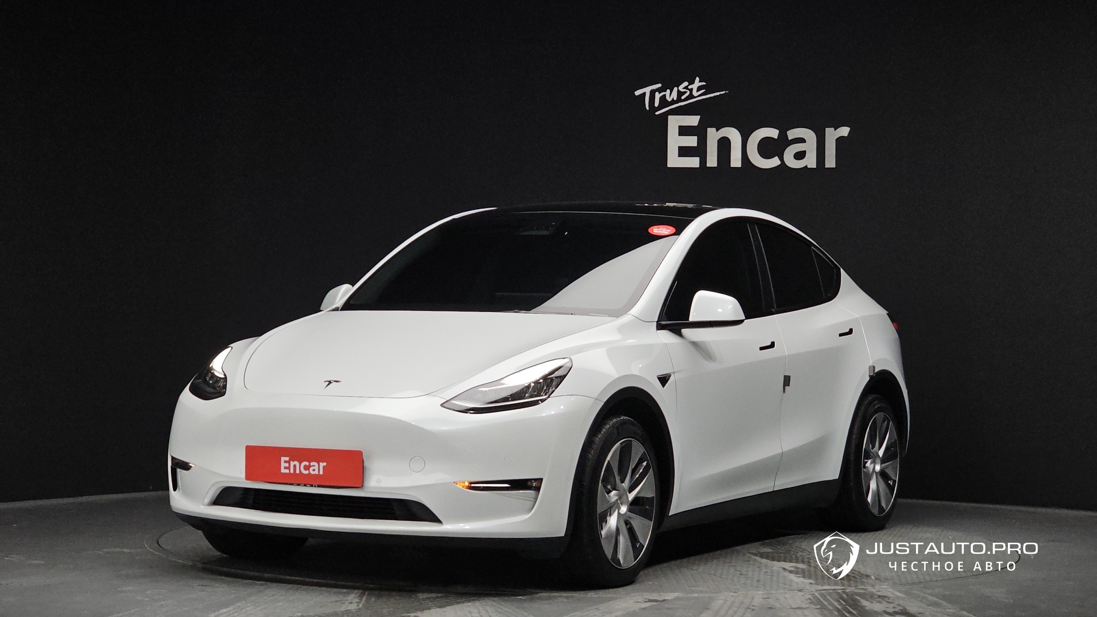 Автомобиль Tesla Model Y