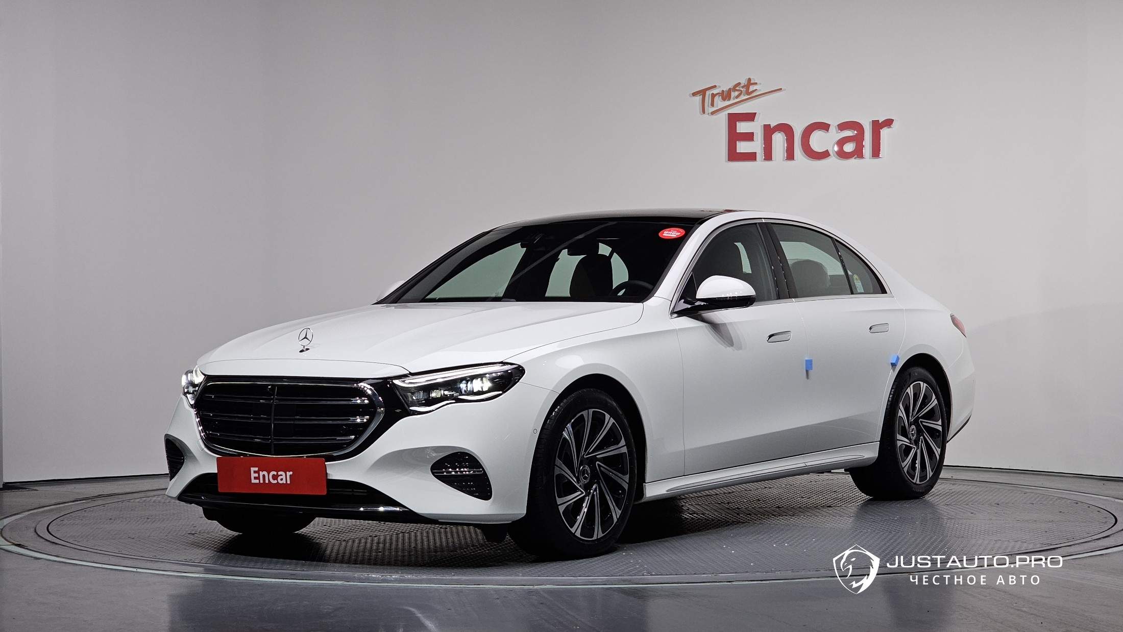 Автомобиль Mercedes-Benz E-Class
