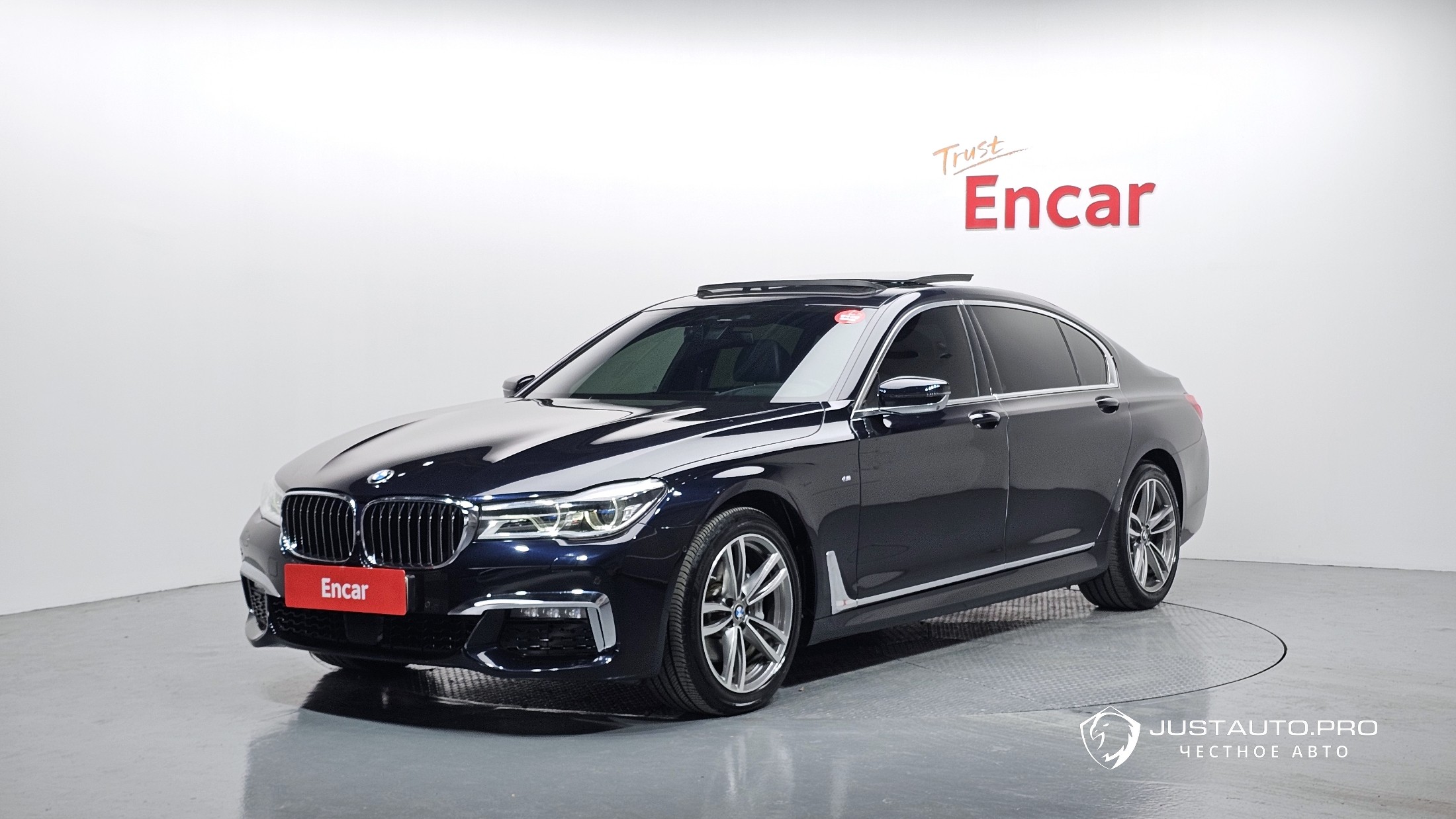 Автомобиль BMW 7-Series