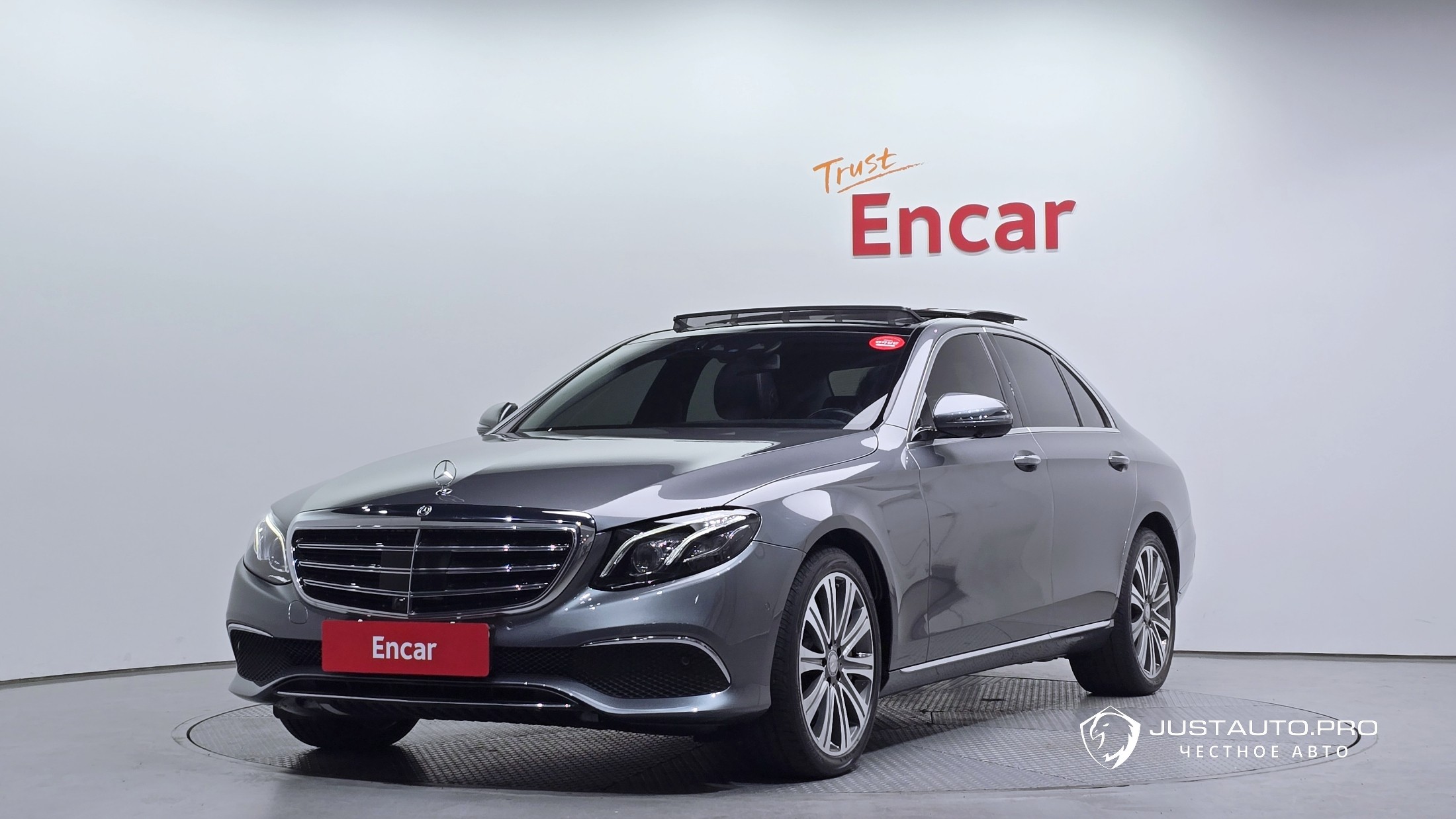 Автомобиль Mercedes-Benz E-Class