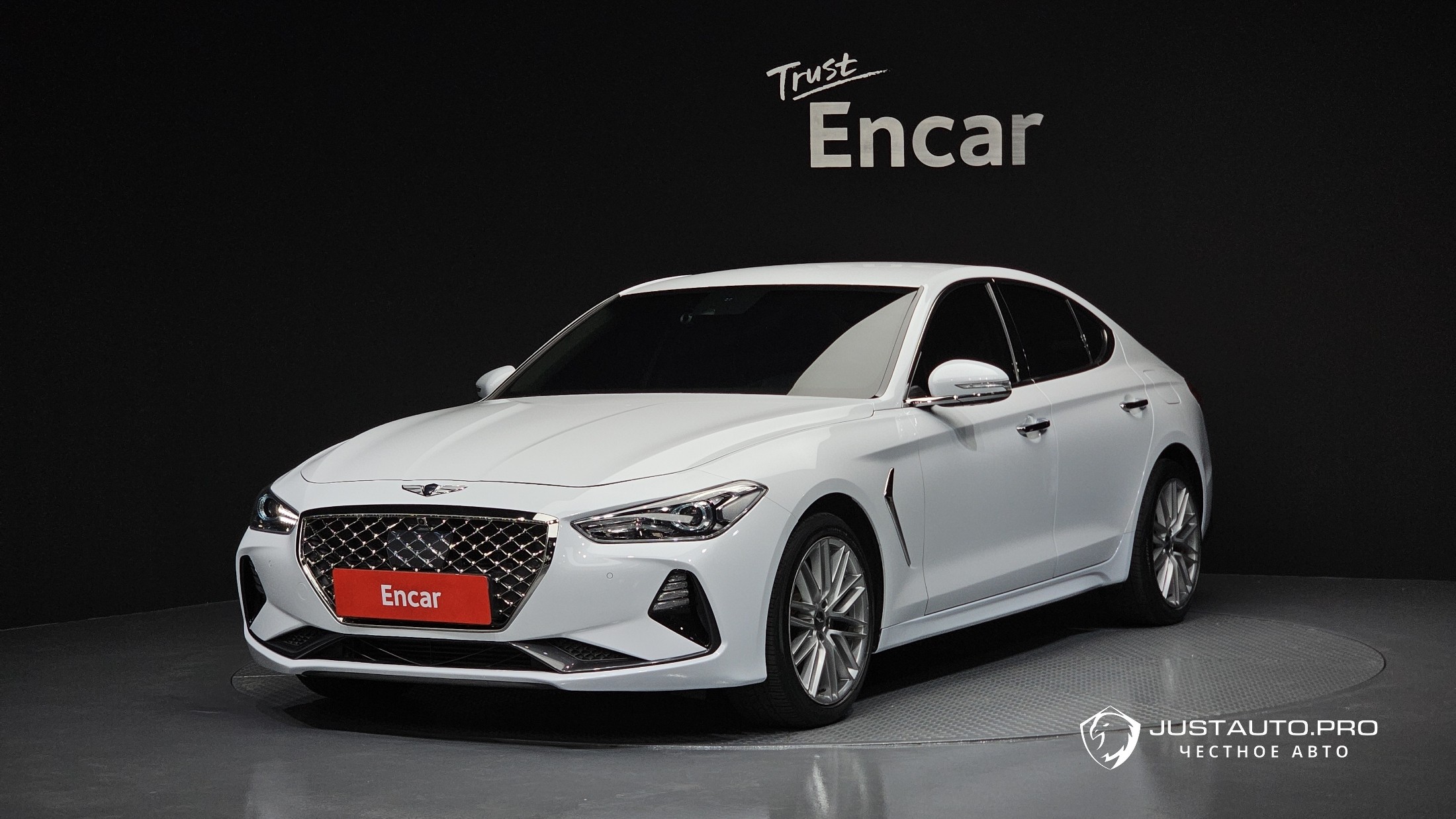 Автомобиль Genesis G70