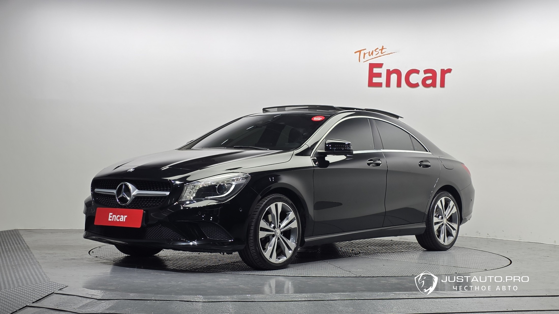 Автомобиль Mercedes-Benz CLA-Class