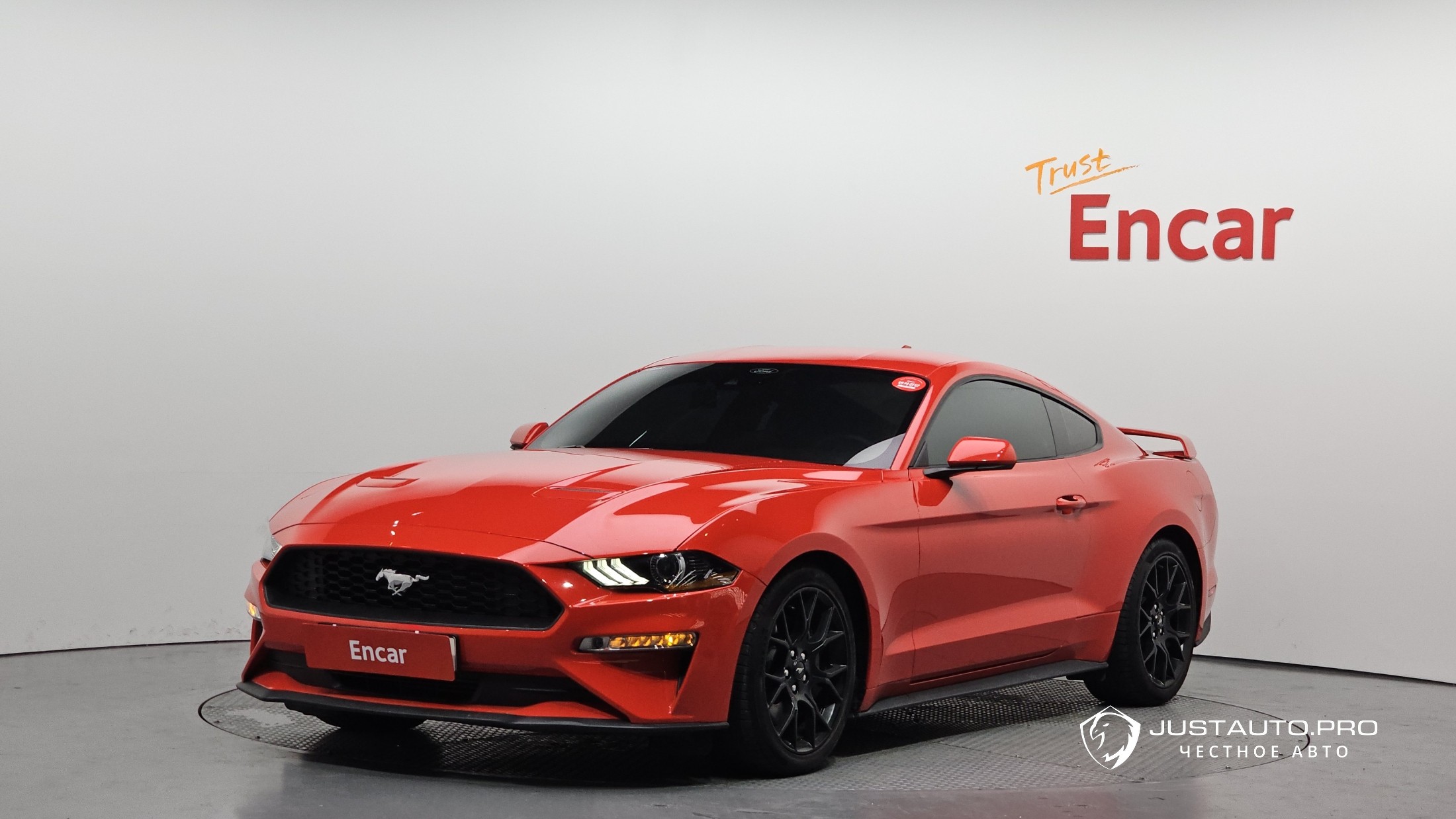 Автомобиль Ford Mustang