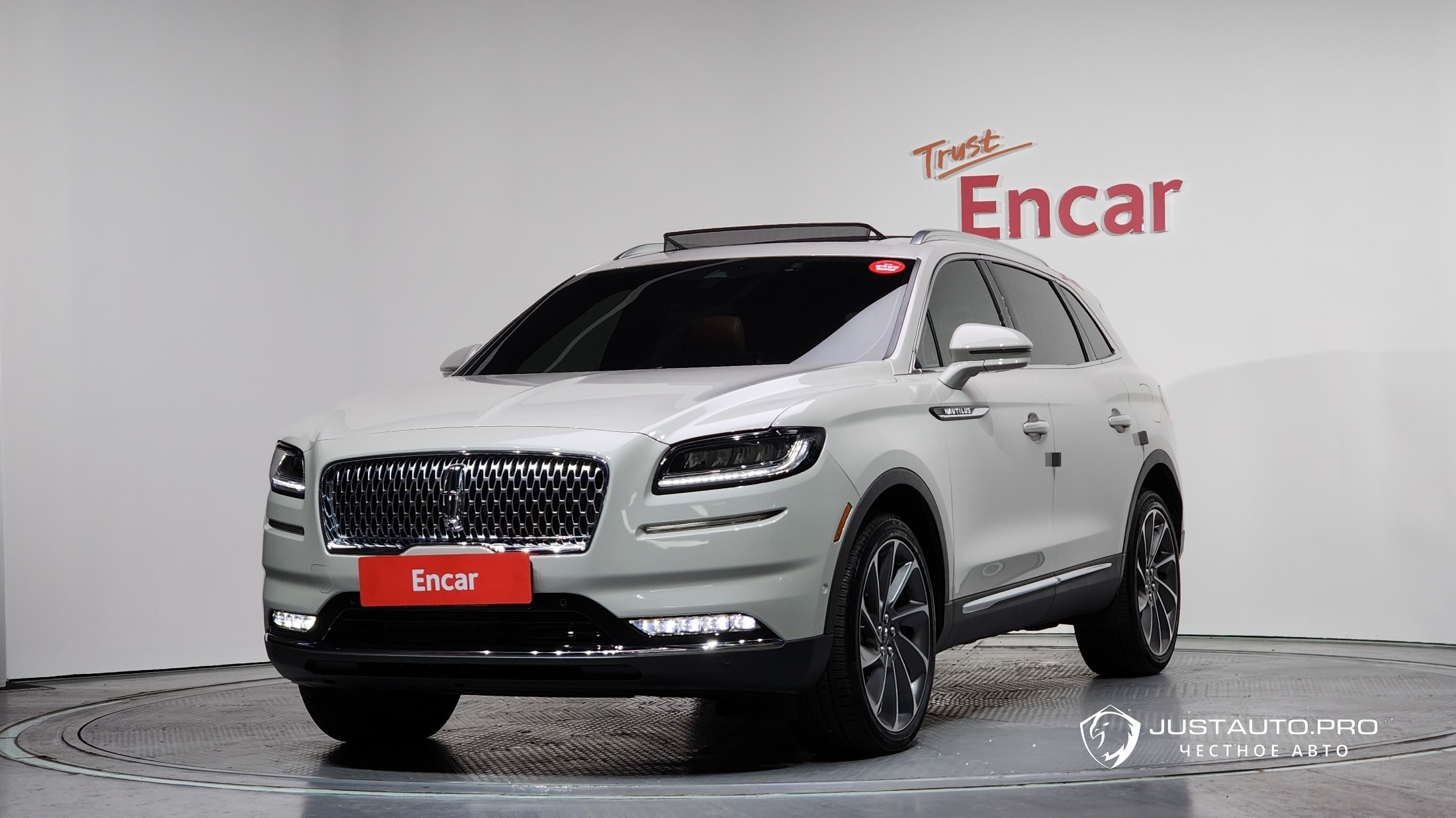 Автомобиль Lincoln Nautilus