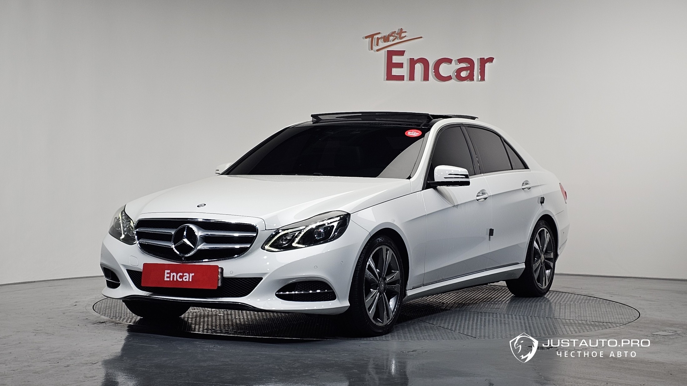 Автомобиль Mercedes-Benz E-Class