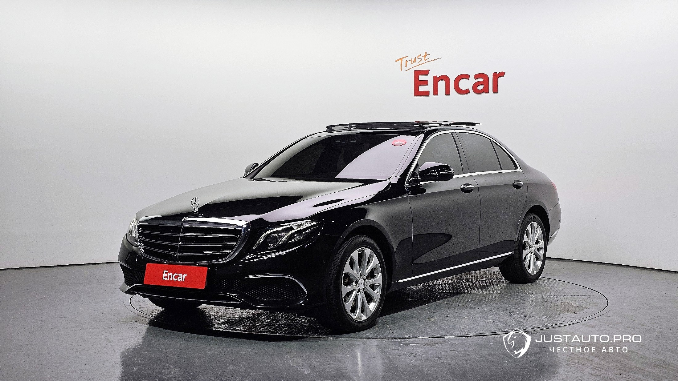 Автомобиль Mercedes-Benz E-Class