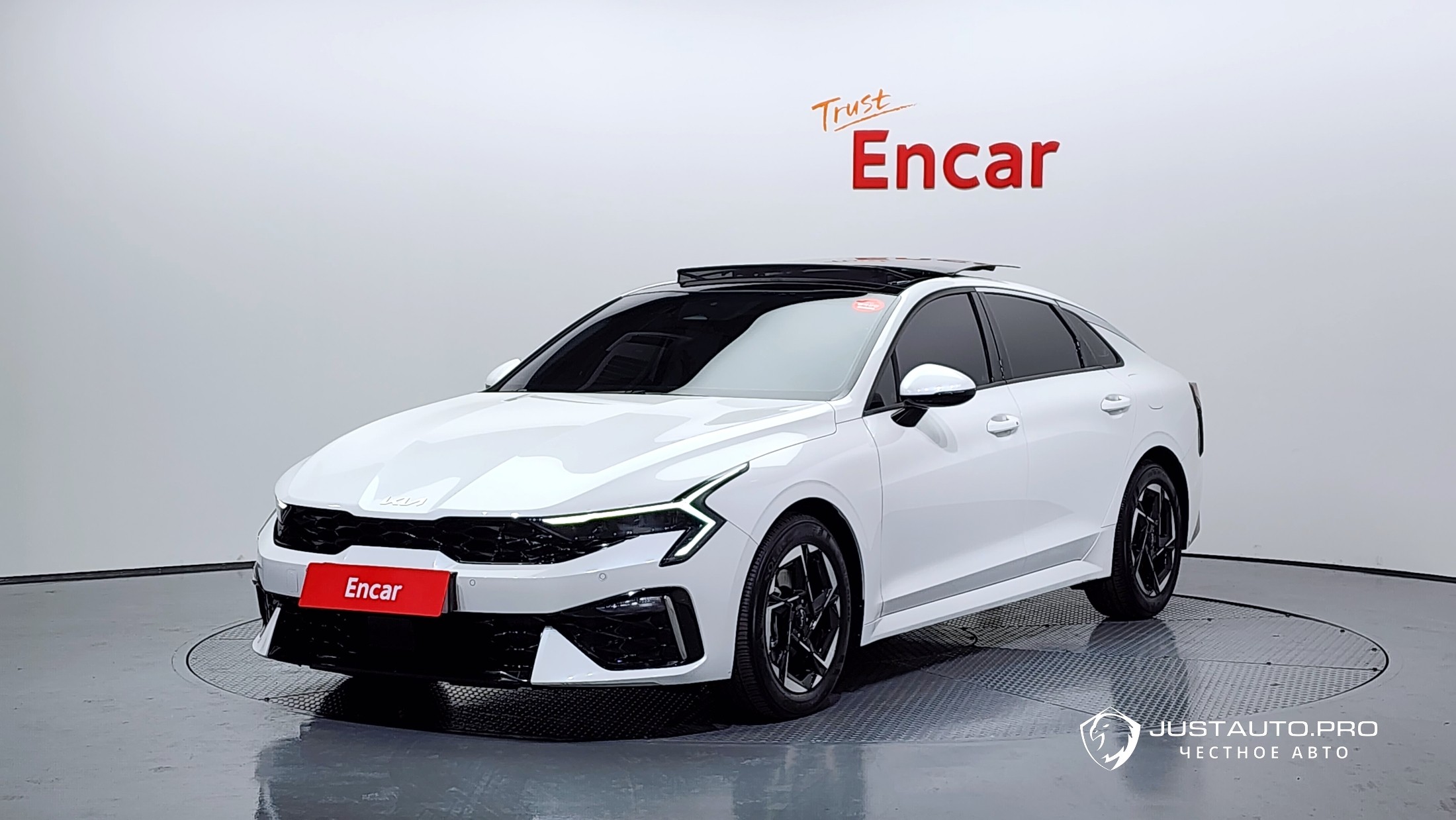 Автомобиль Kia K5