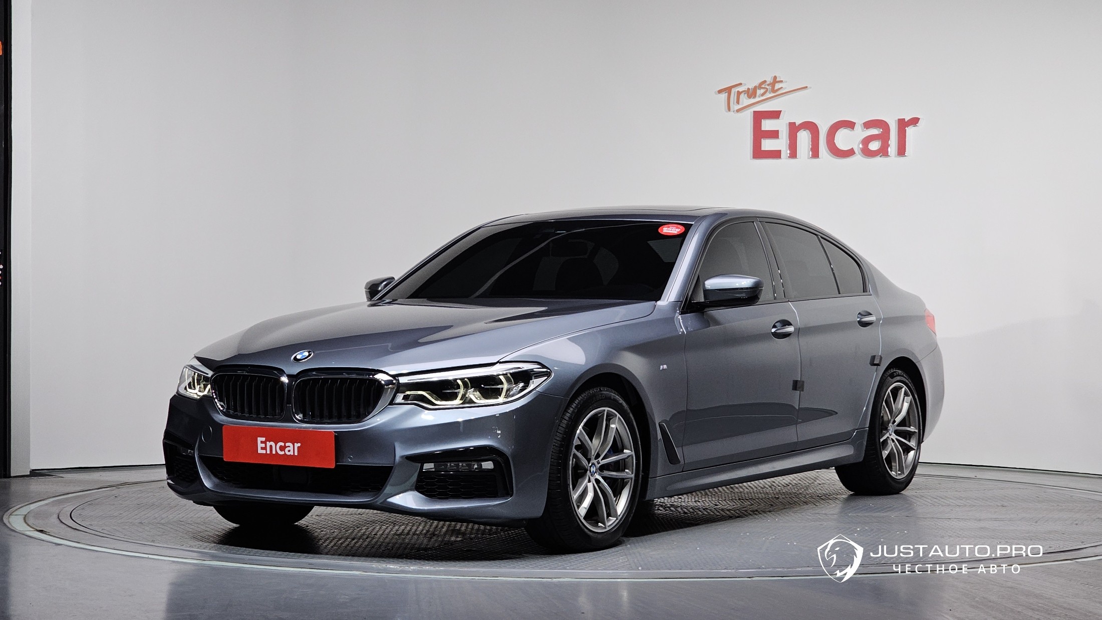 Автомобиль BMW 5-Series