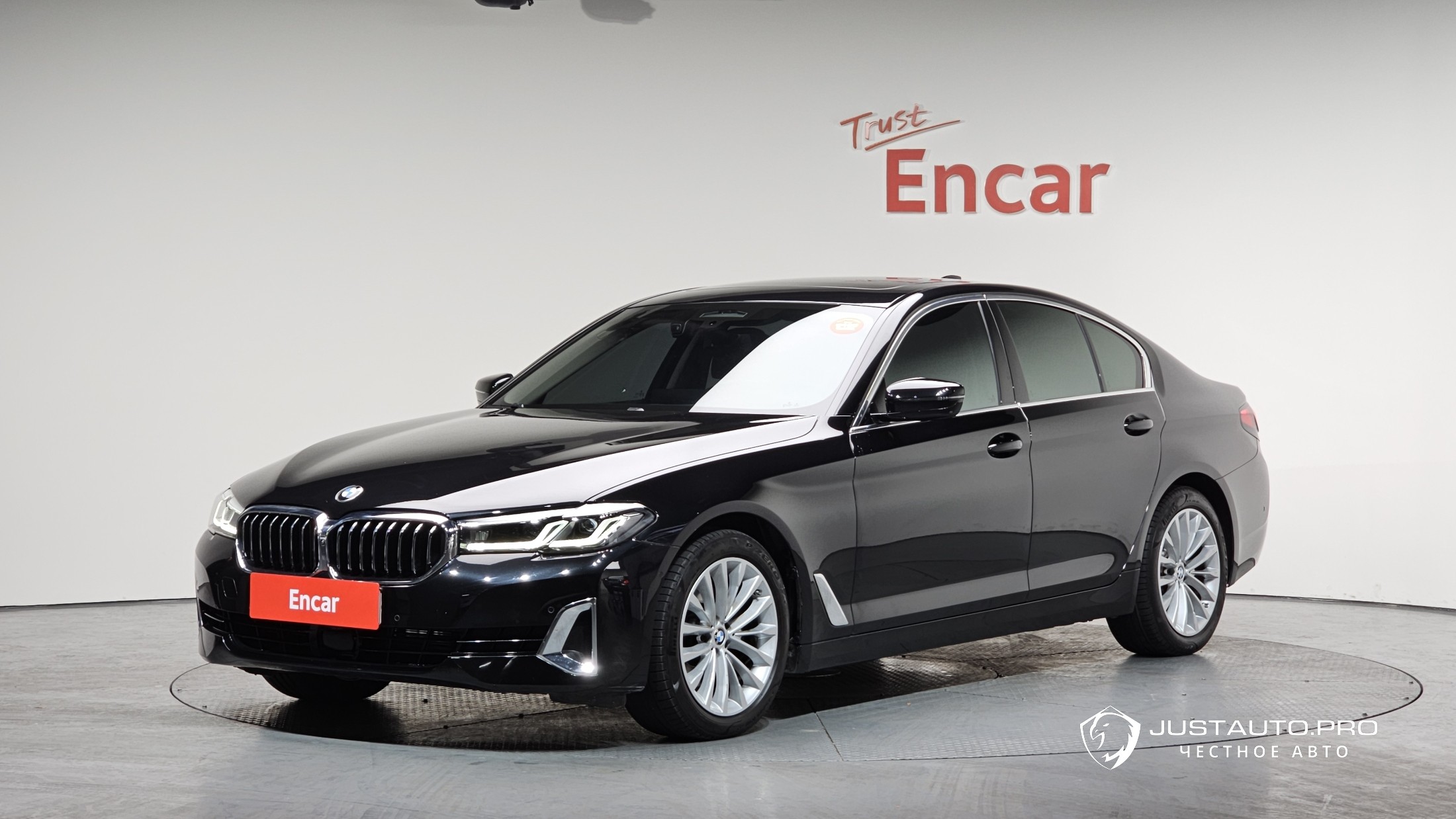 Автомобиль BMW 5-Series