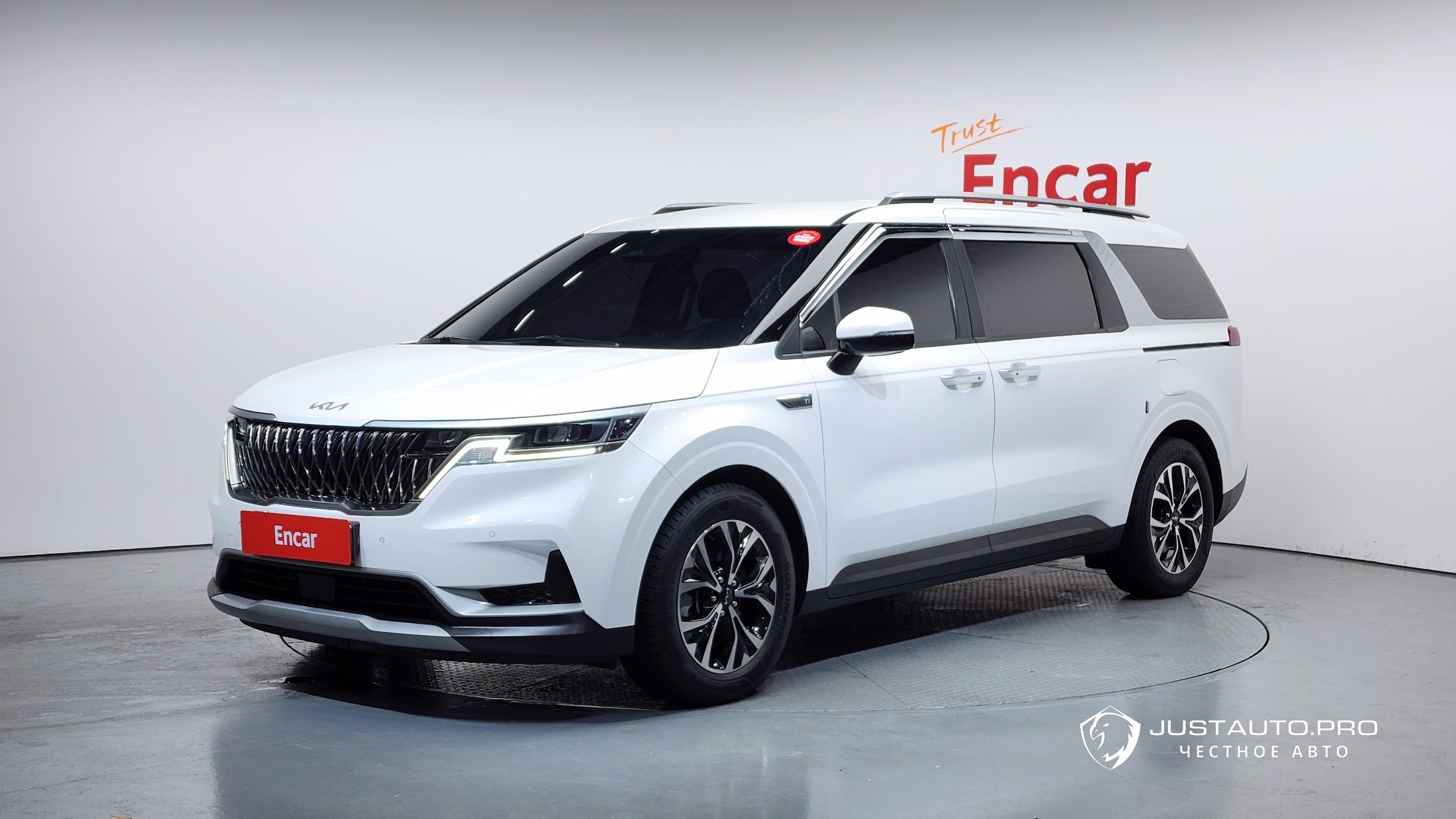 Автомобиль Kia Canival