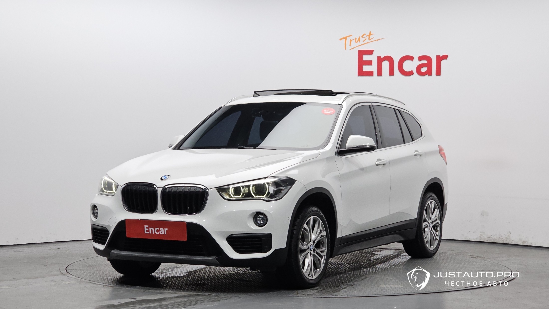 Автомобиль BMW X1