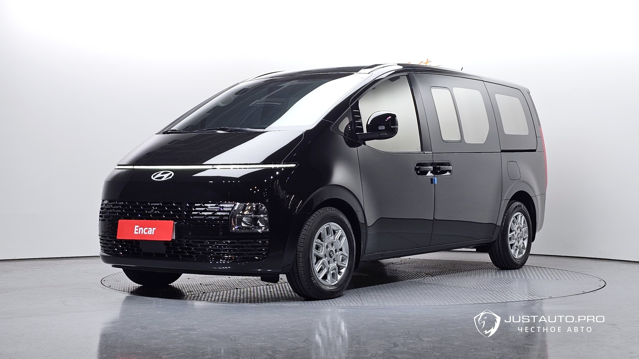 Автомобиль Hyundai Staria