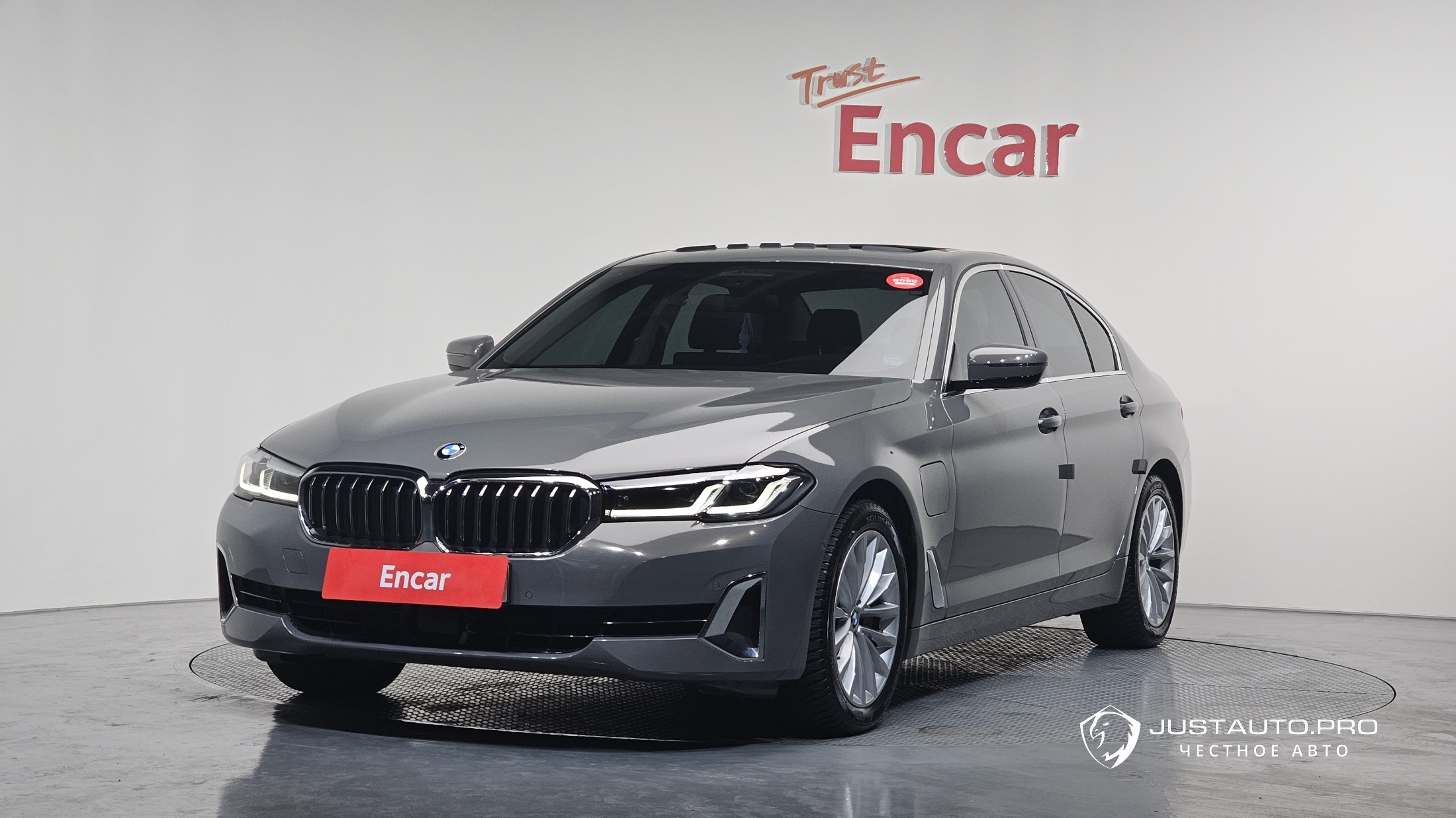 Автомобиль BMW 5-Series