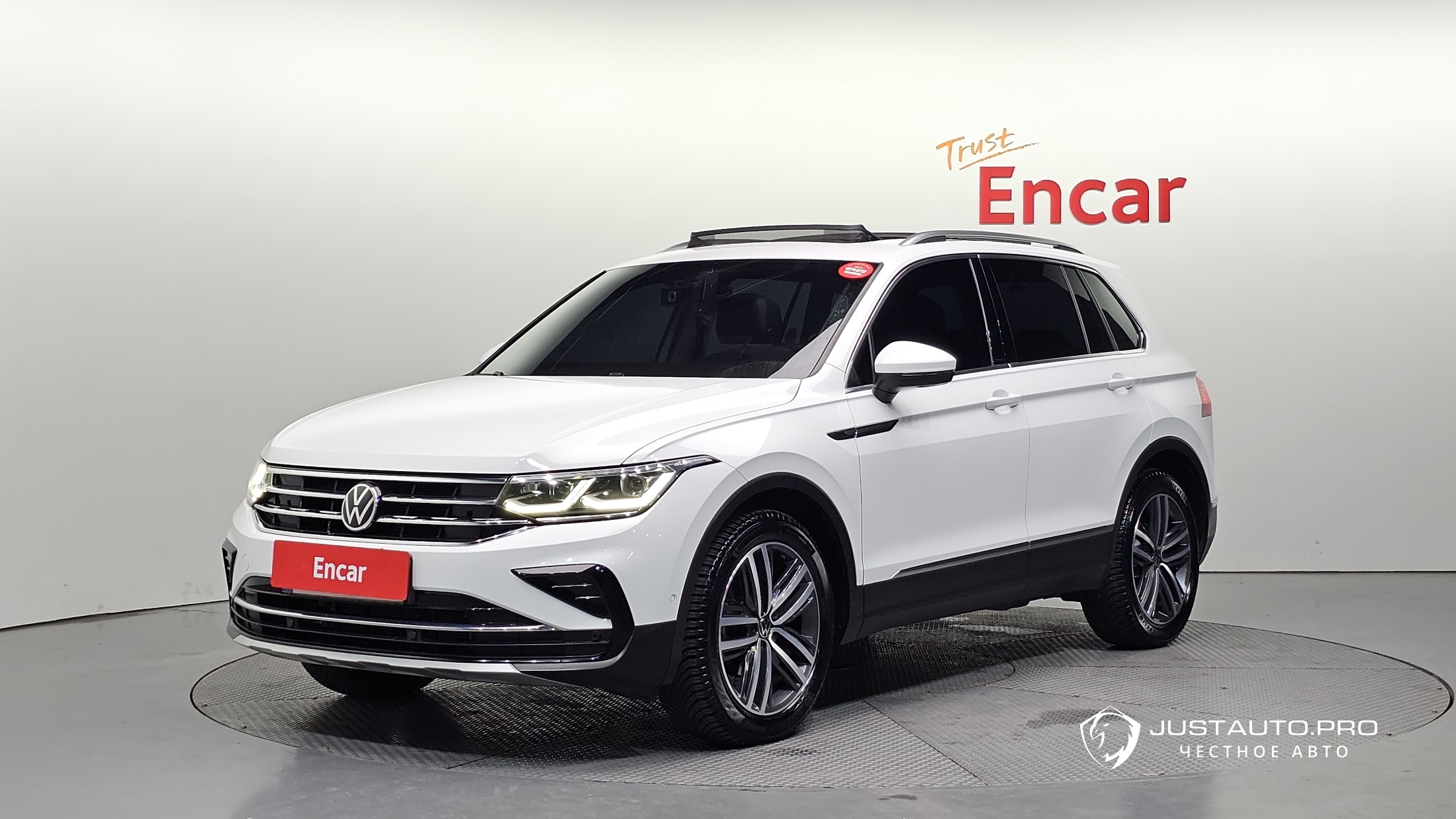 Автомобиль Volkswagen Tiguan