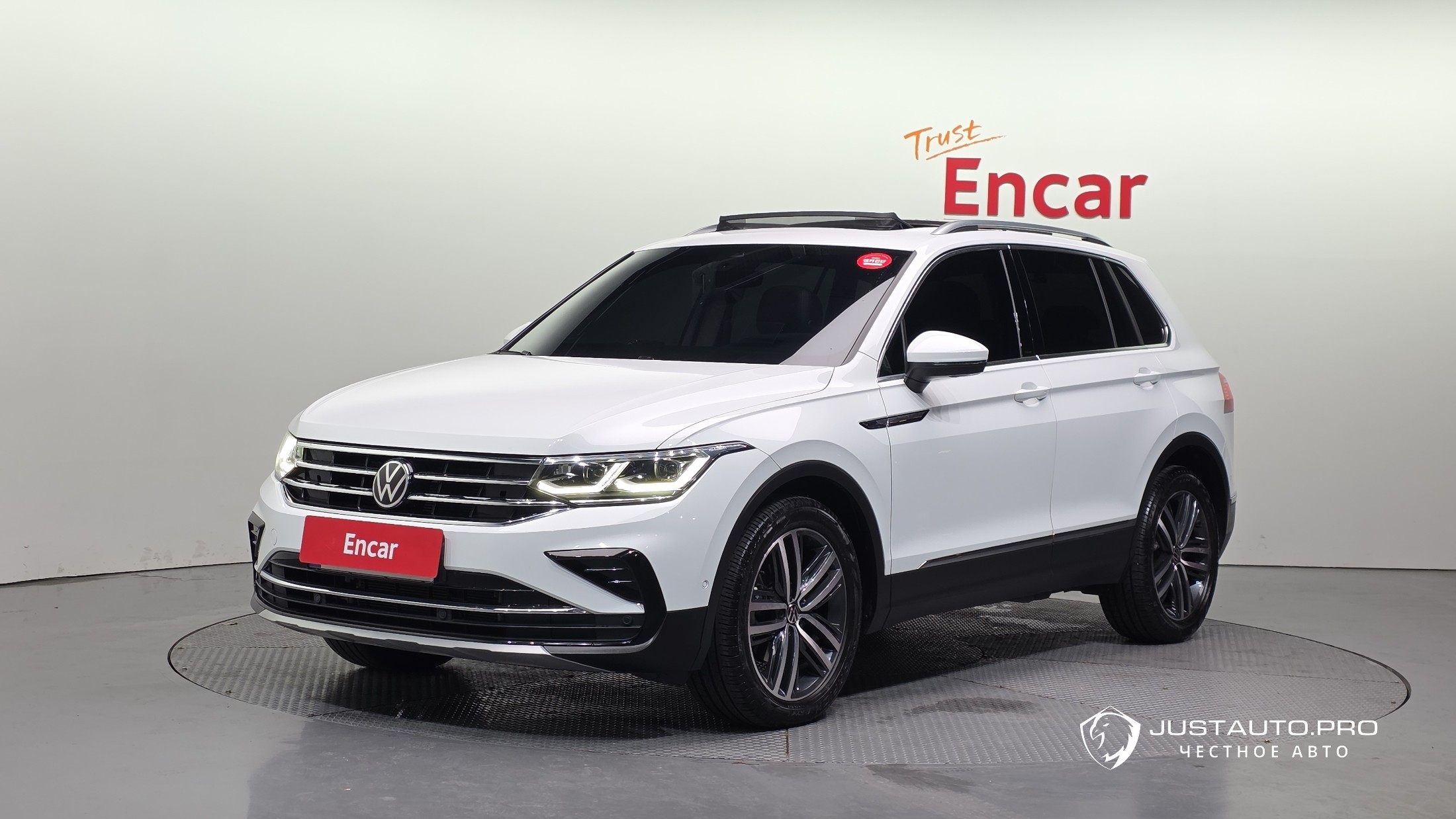 Автомобиль Volkswagen Tiguan