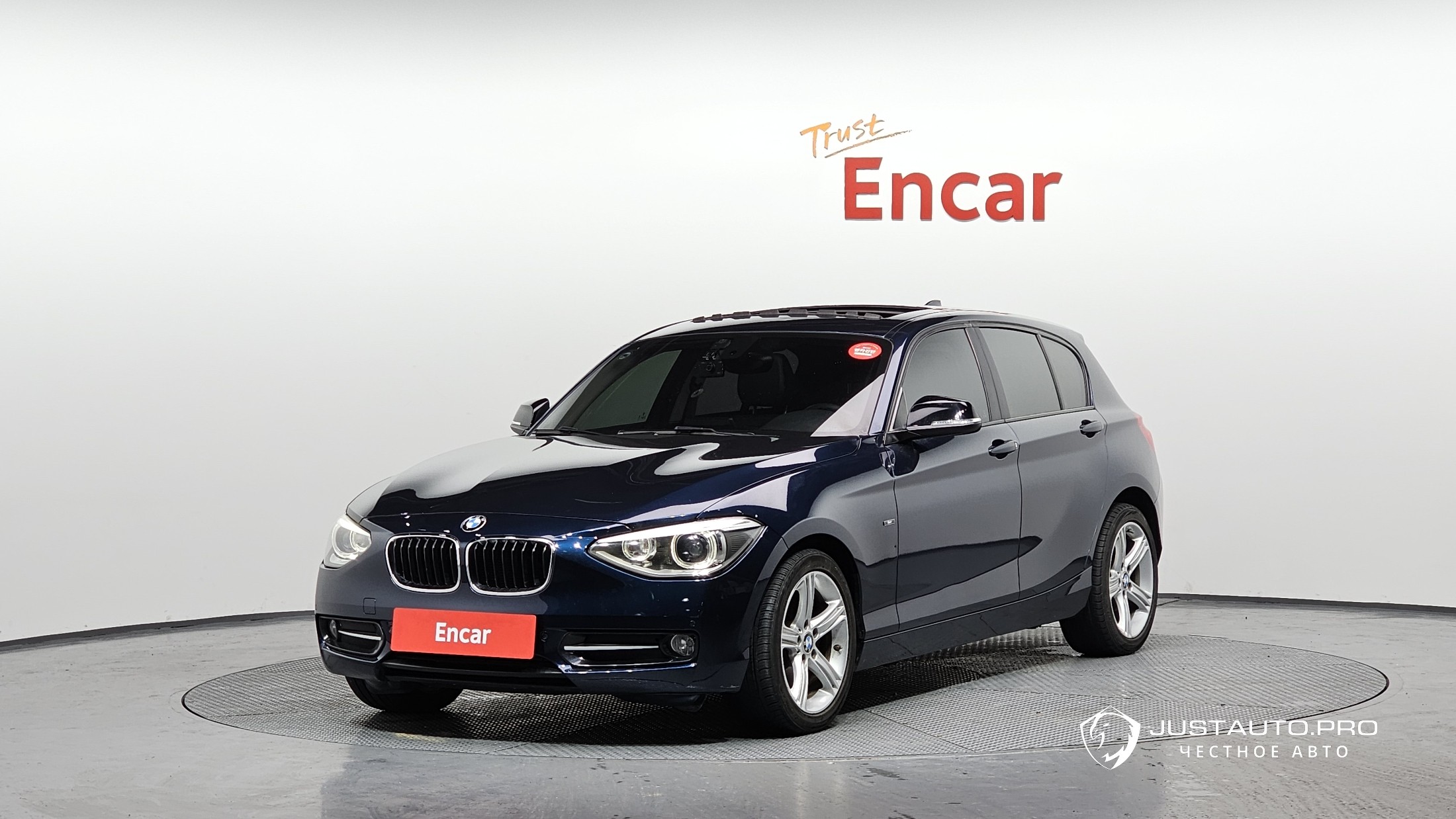 Автомобиль BMW 1-Series