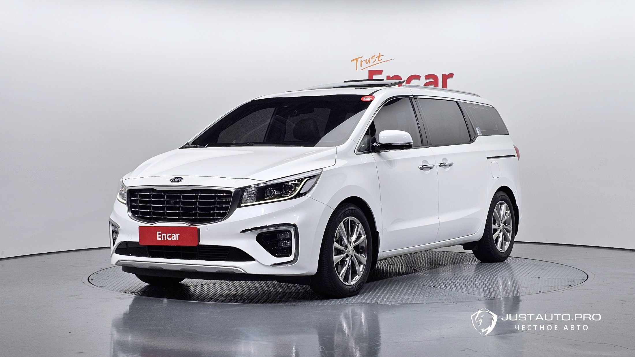 Автомобиль Kia Canival