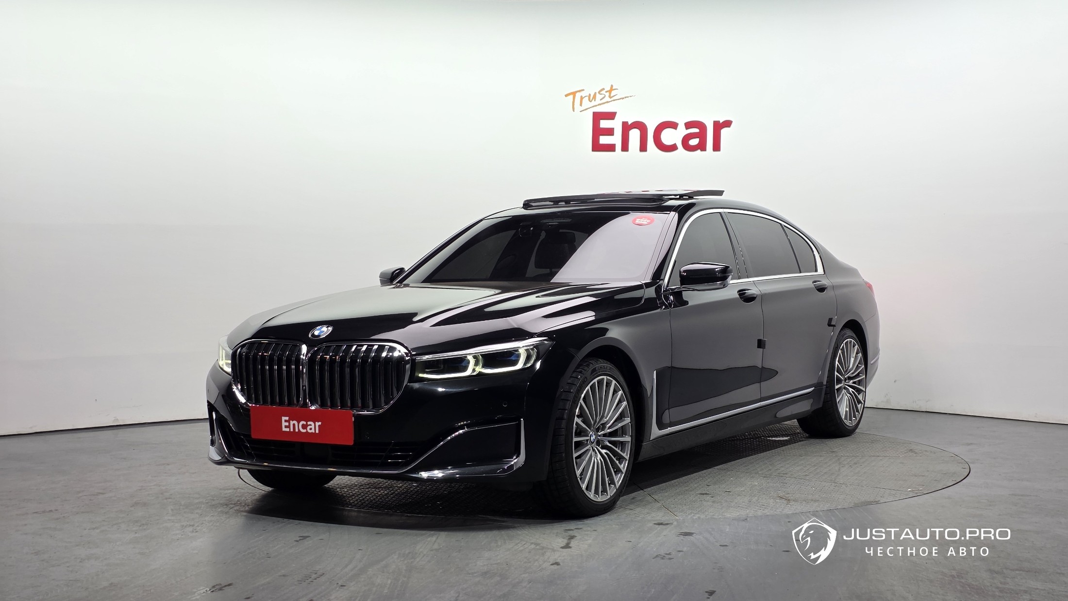 Автомобиль BMW 7-Series