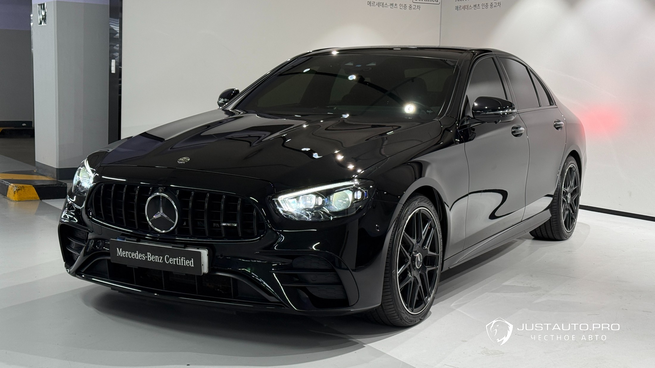 Автомобиль Mercedes-Benz E-Class