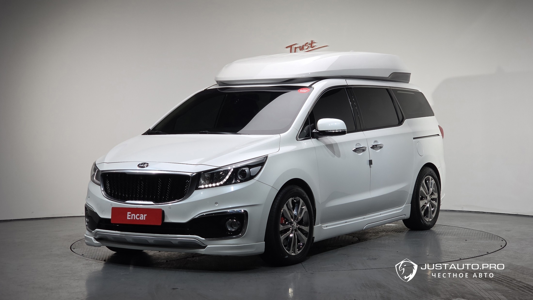 Автомобиль Kia Canival