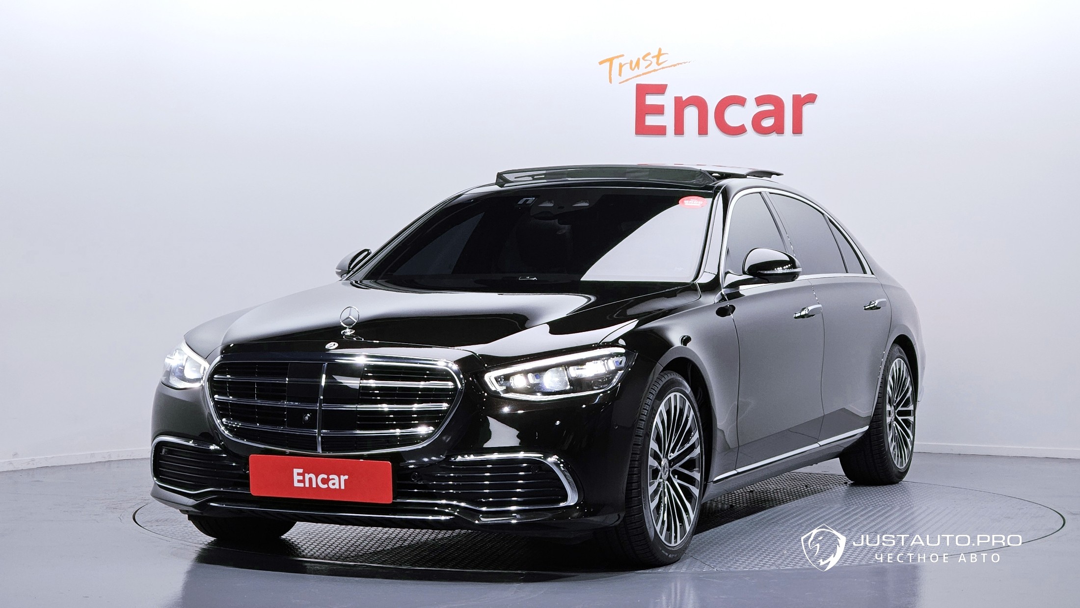 Автомобиль Mercedes-Benz S-Class