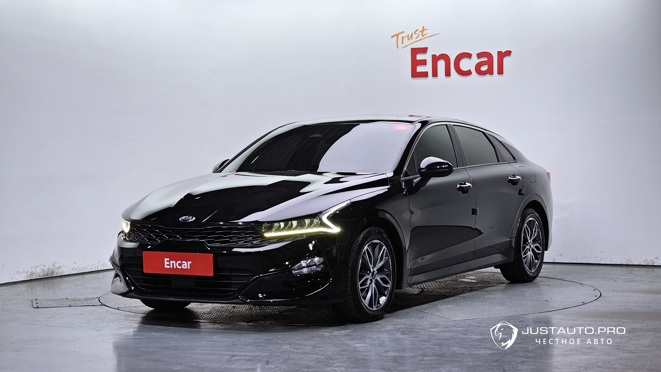 Автомобиль Kia K5