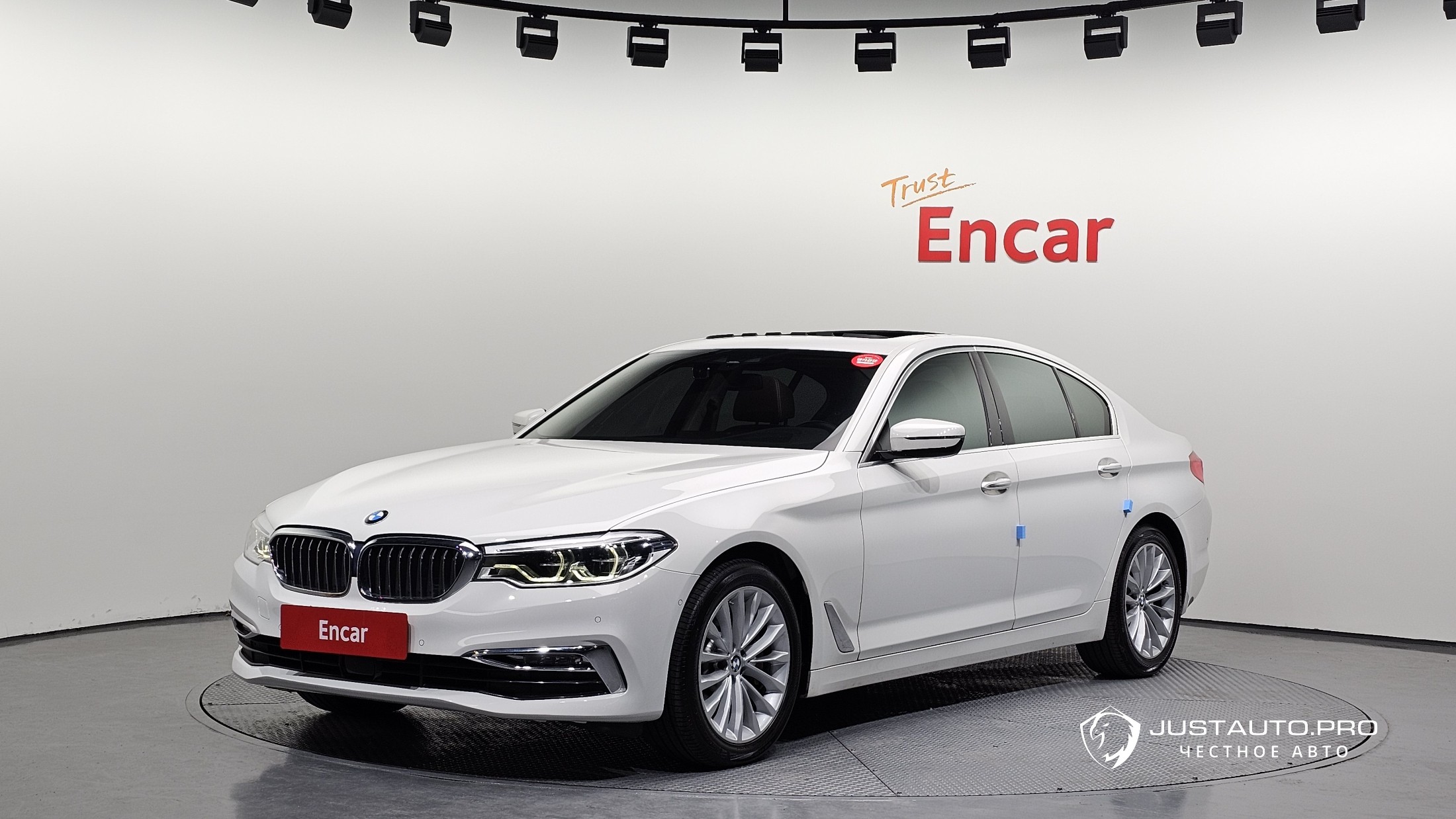 Автомобиль BMW 5-Series