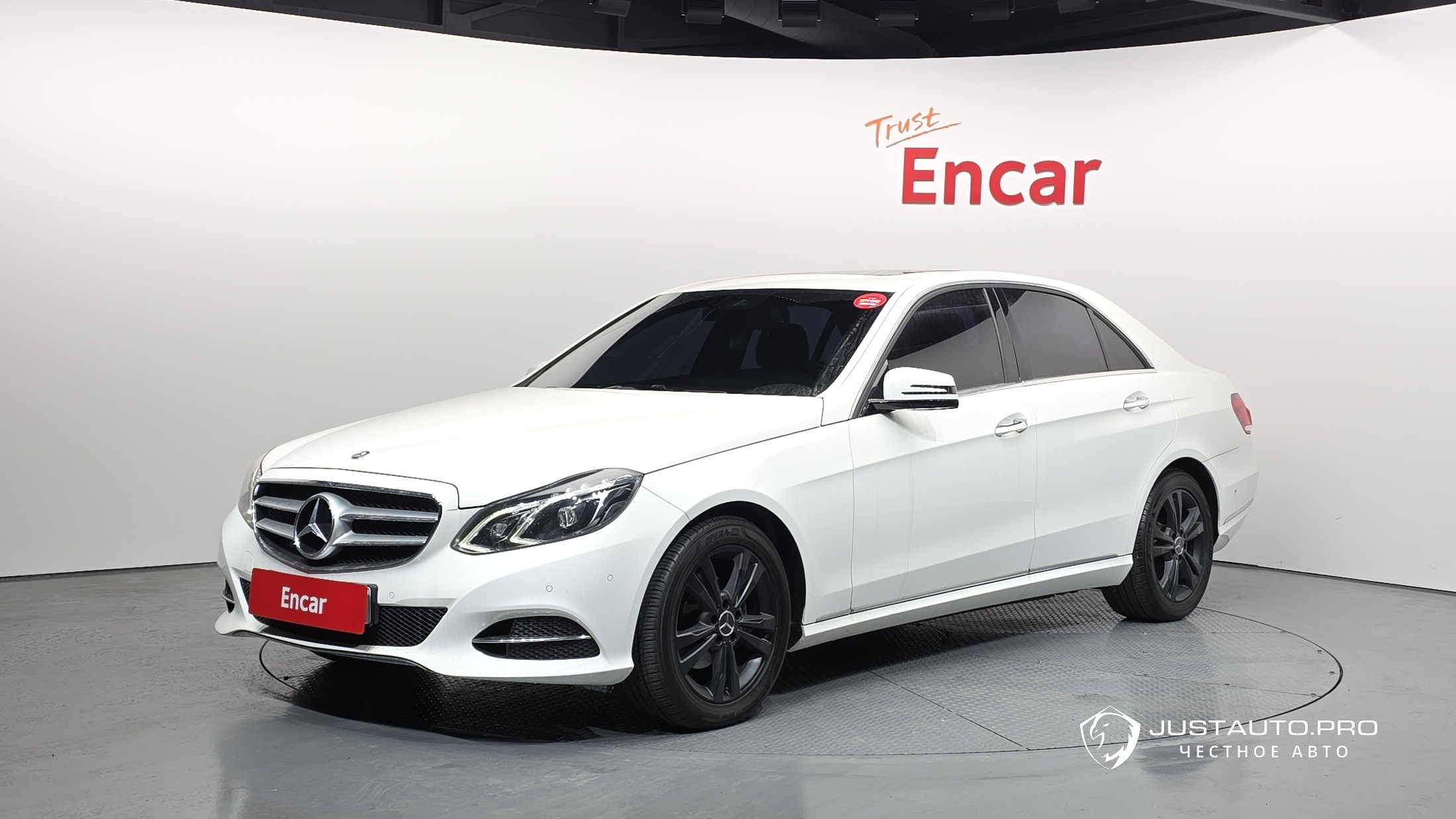 Автомобиль Mercedes-Benz E-Class