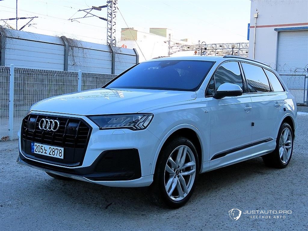 Автомобиль Audi Q7