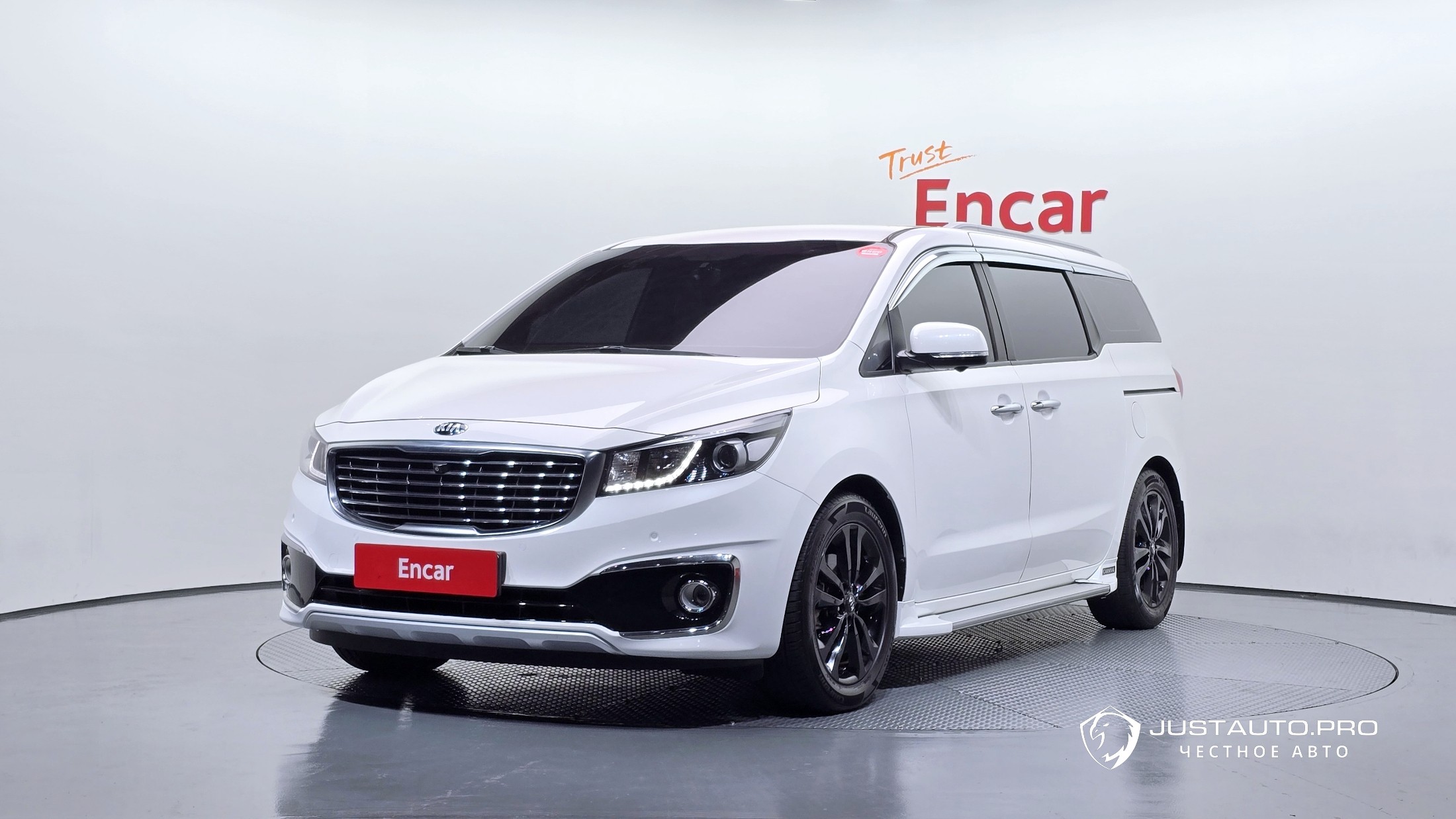 Автомобиль Kia Canival