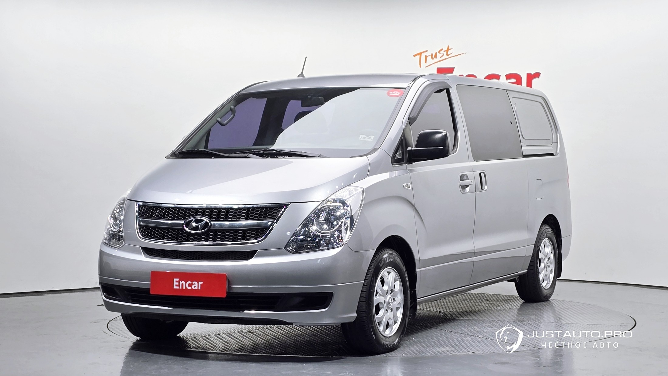 Автомобиль Hyundai Starex