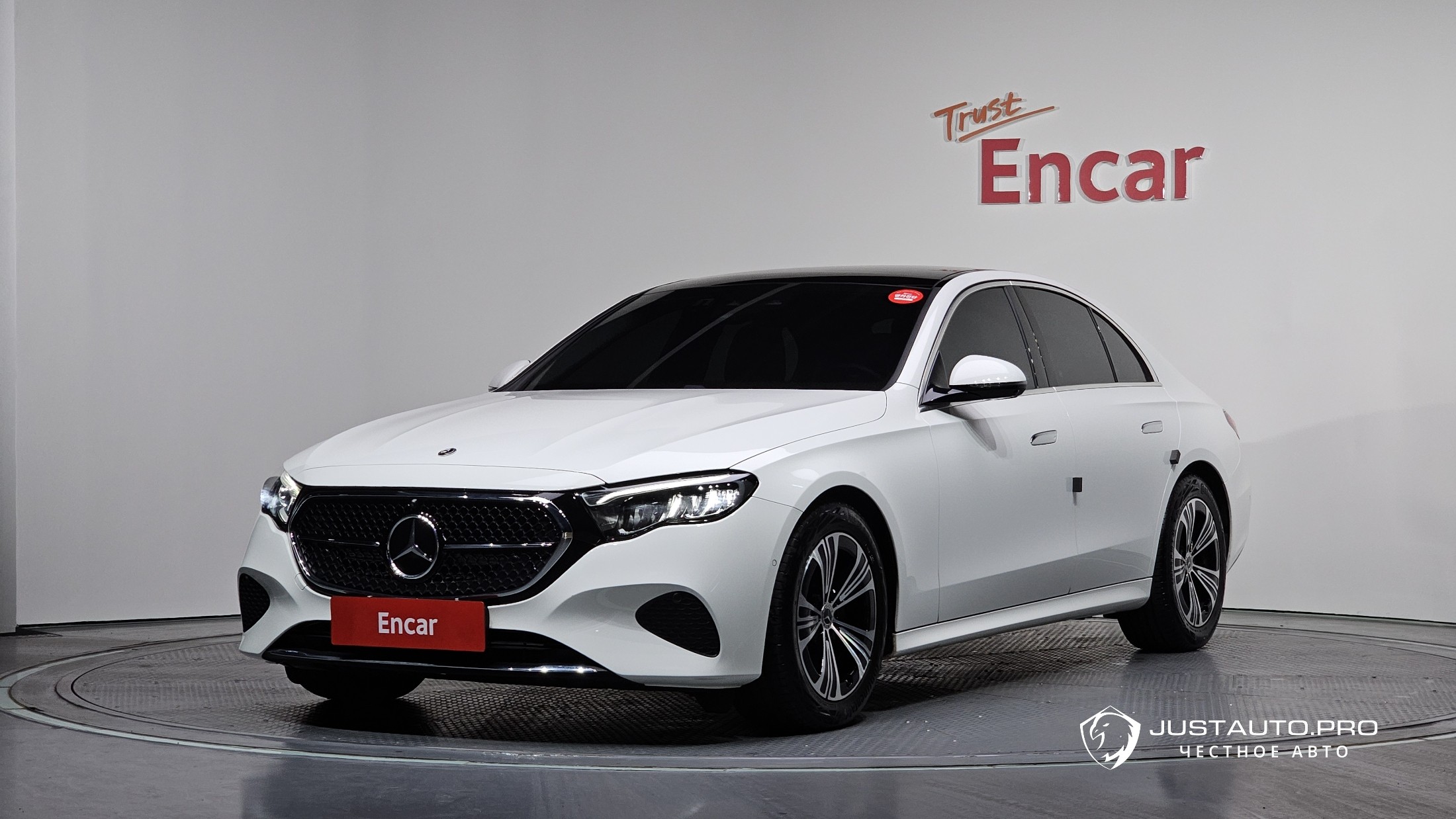 Автомобиль Mercedes-Benz E-Class