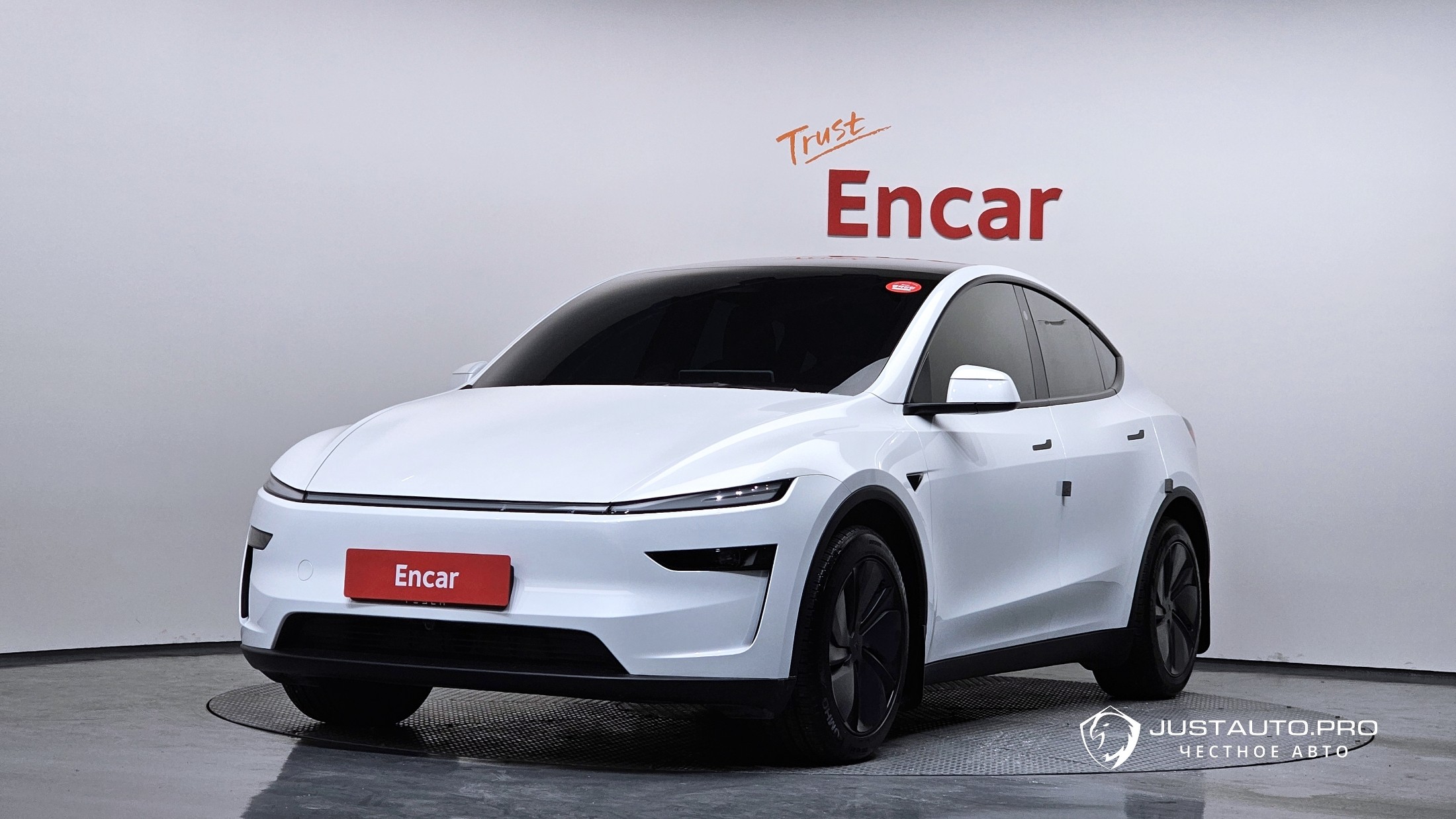 Автомобиль Tesla Model Y