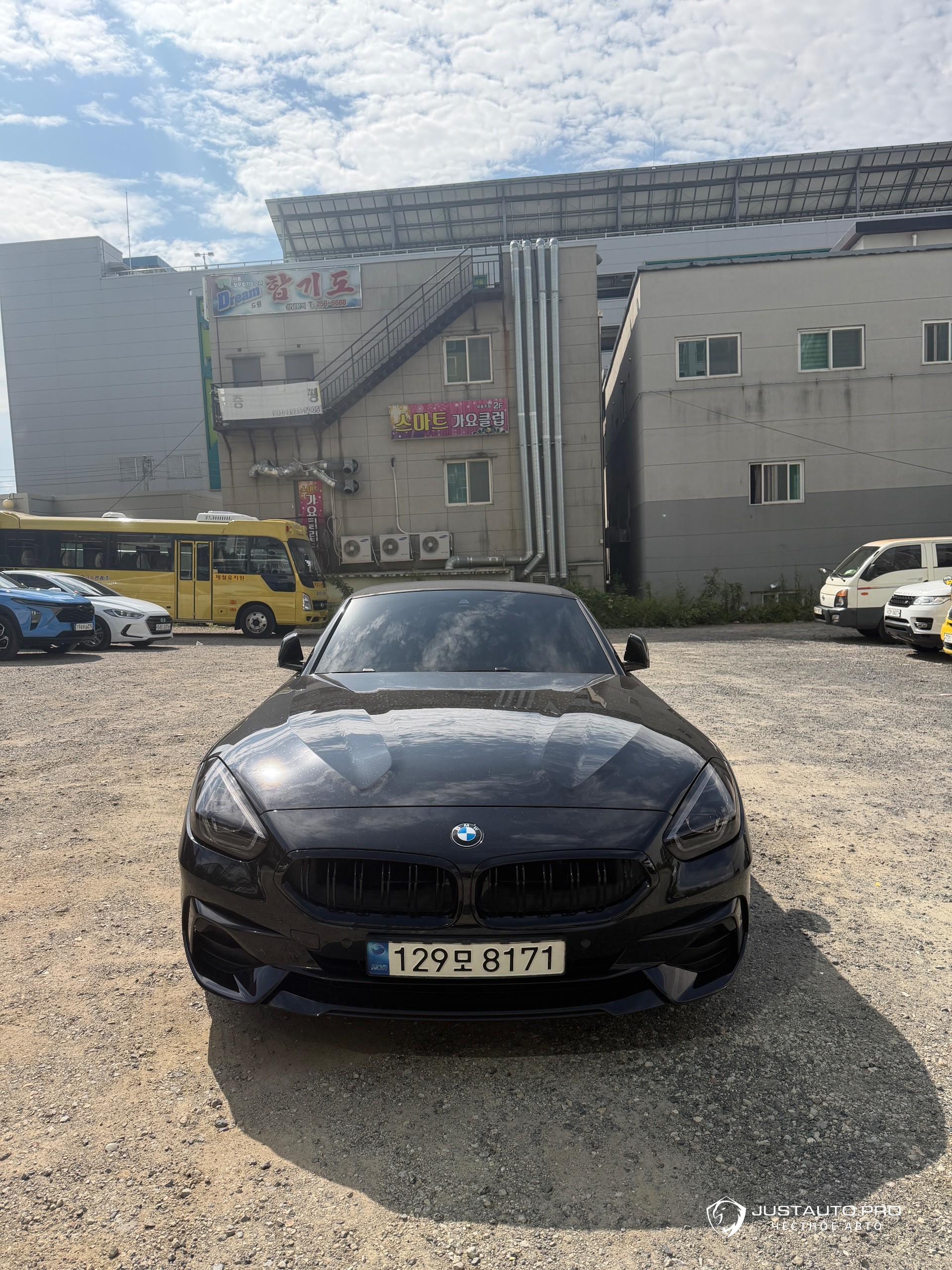 Автомобиль BMW Z4