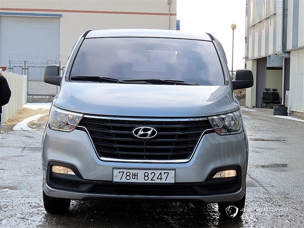 Автомобиль Hyundai Starex