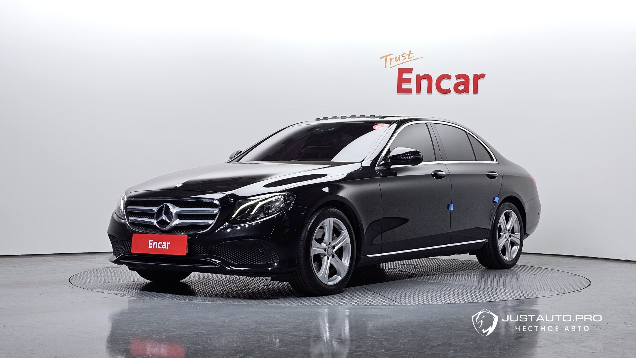 Автомобиль Mercedes-Benz E-Class