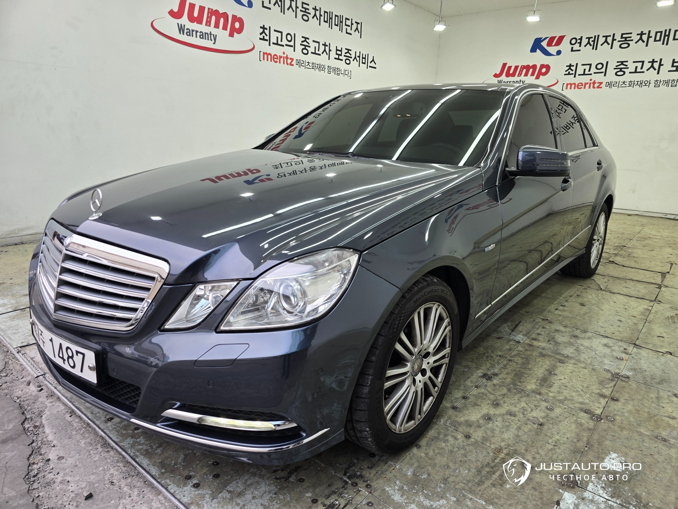 Автомобиль Mercedes-Benz E-Class