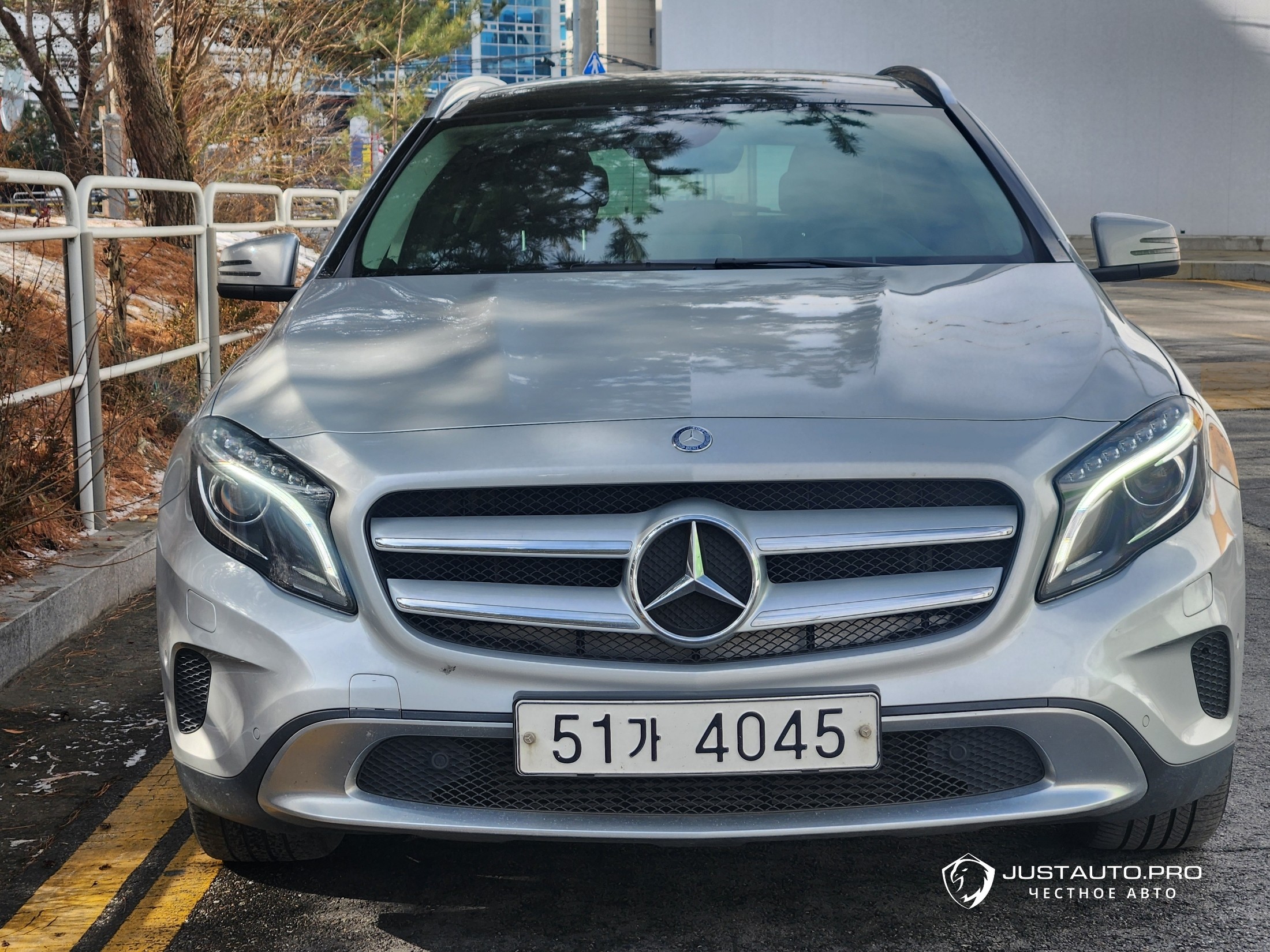 Автомобиль Mercedes-Benz GLA-Class