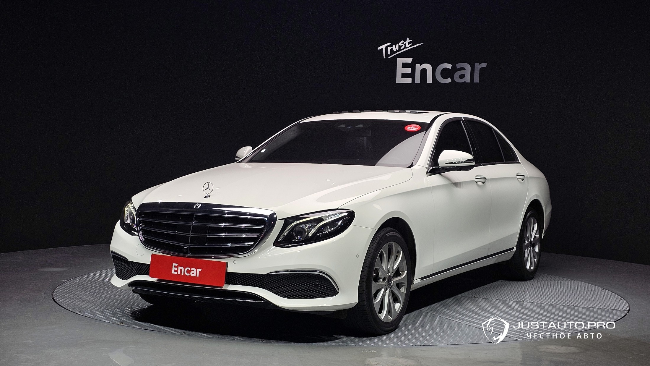 Автомобиль Mercedes-Benz E-Class