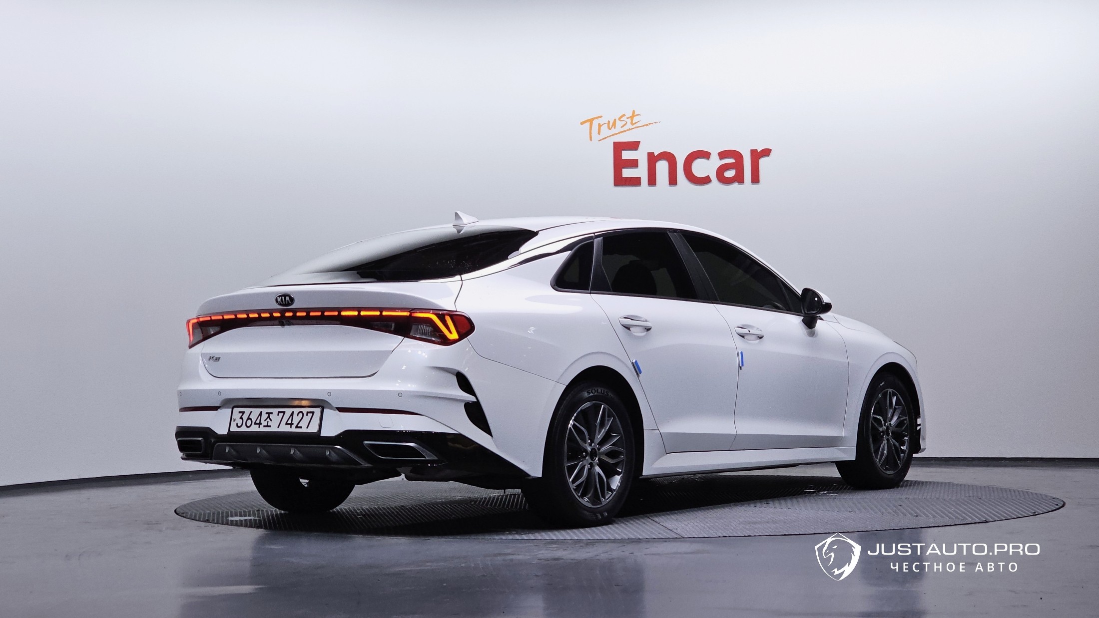 Автомобиль Kia K5