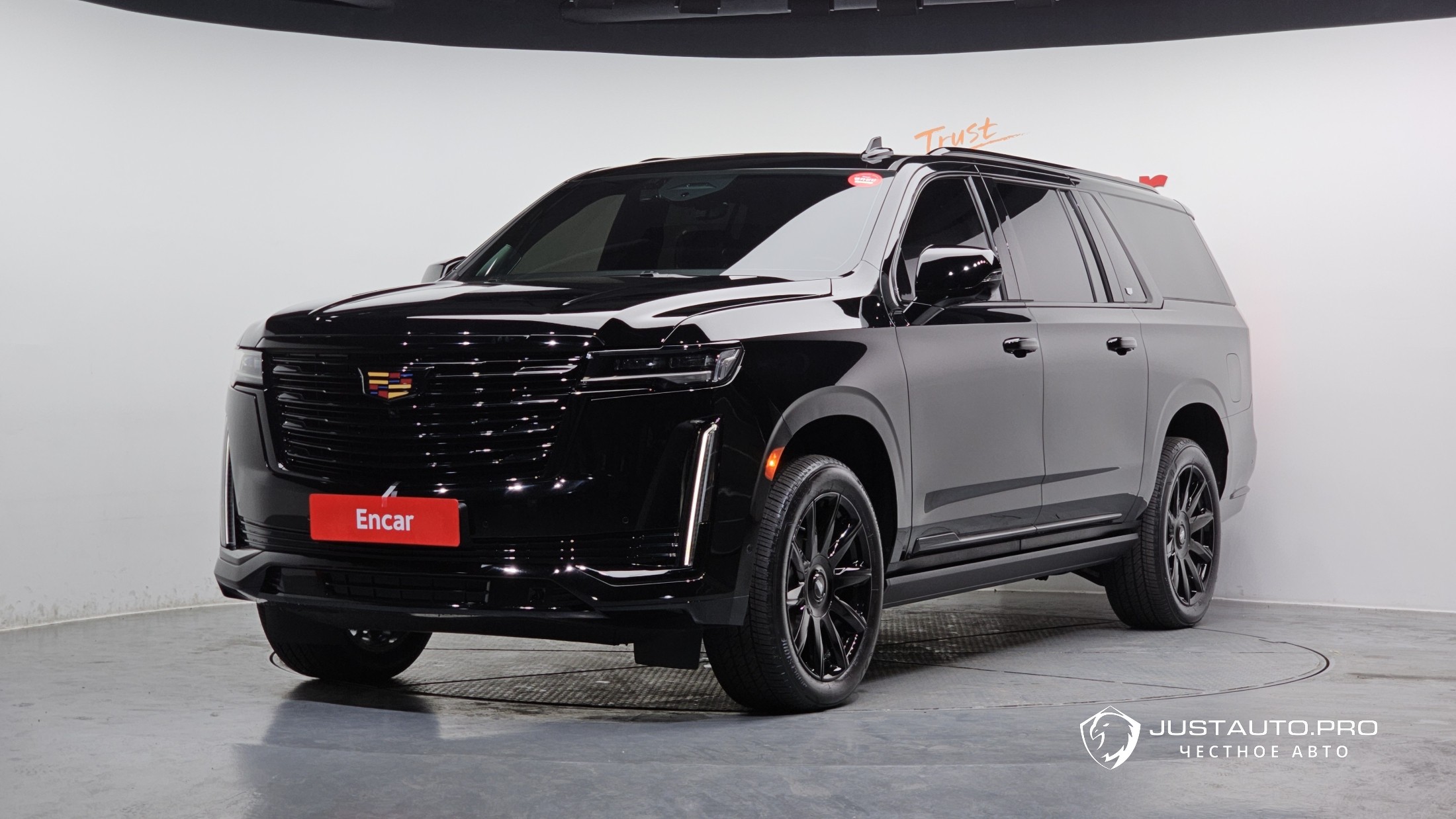 Автомобиль Cadillac Escalade