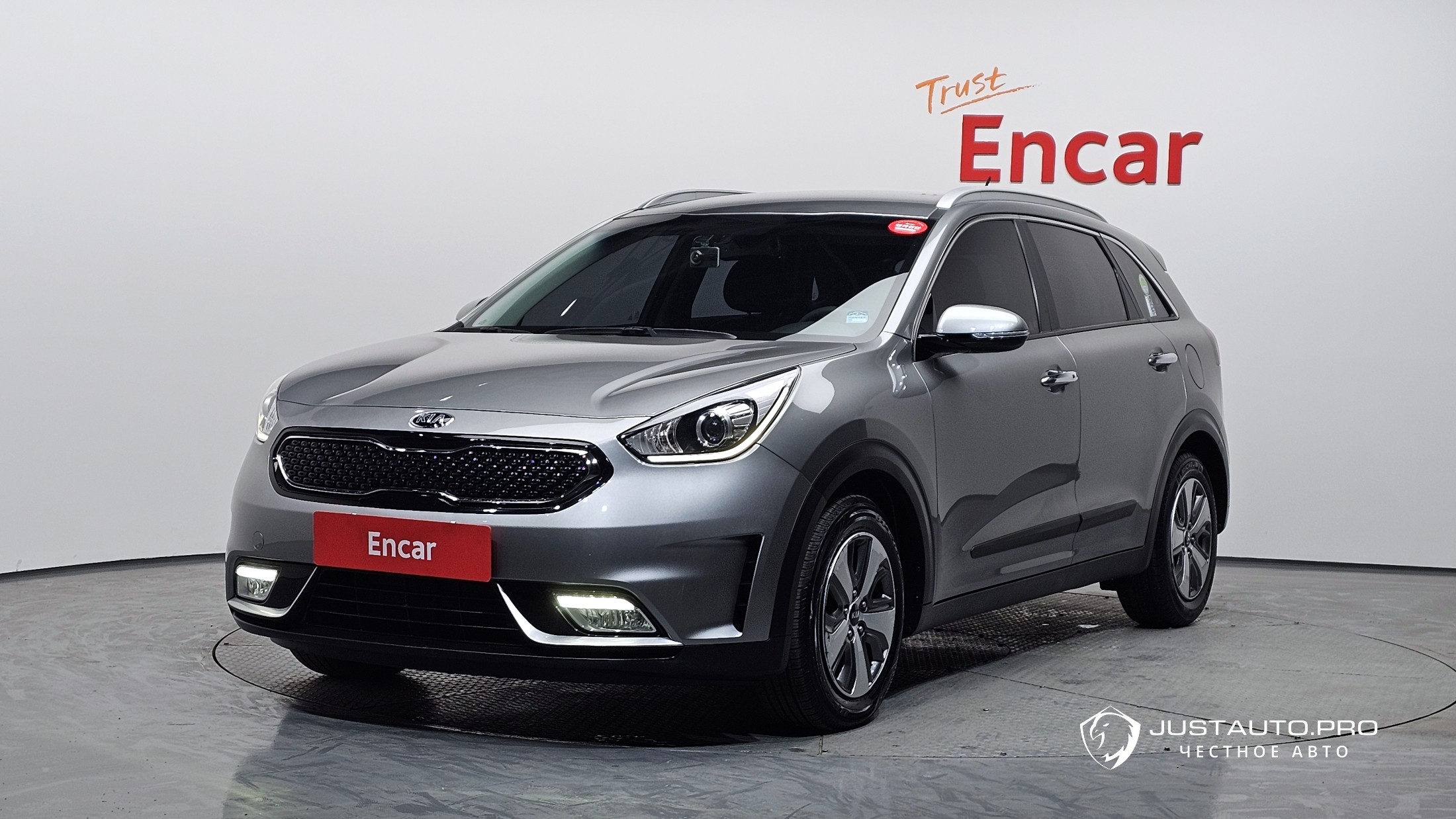 Автомобиль Kia Niro