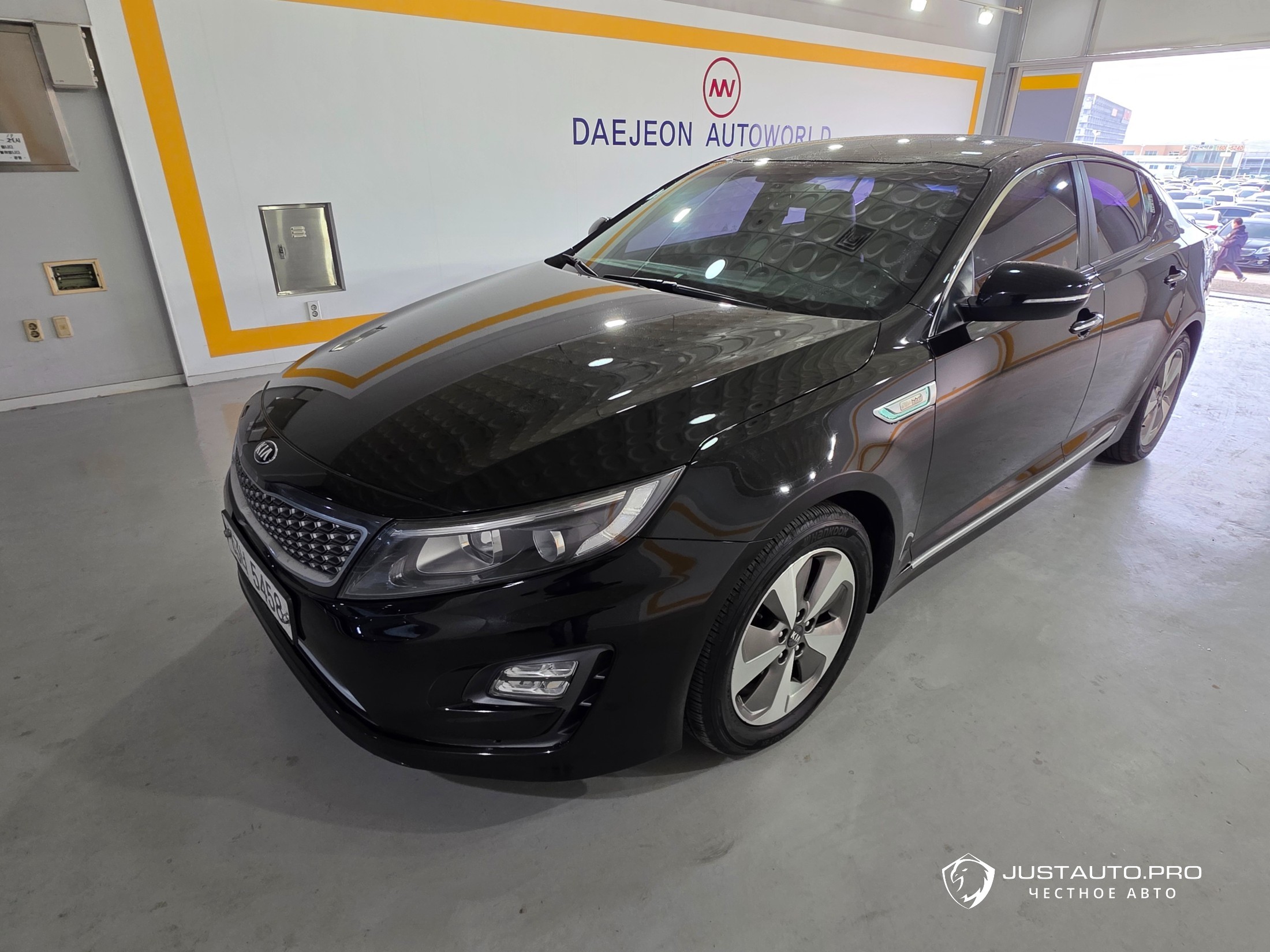 Автомобиль Kia K5