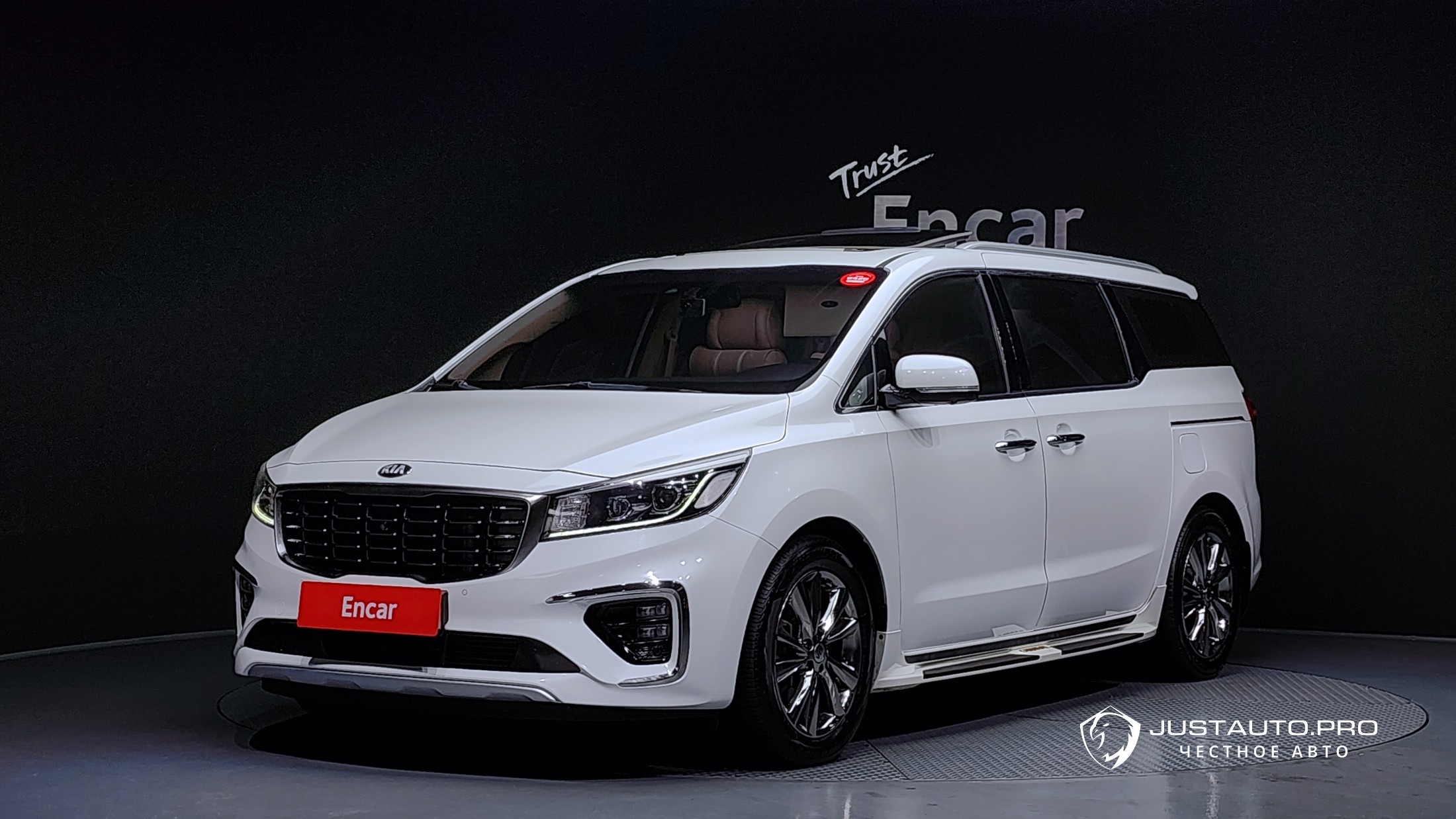 Автомобиль Kia Canival