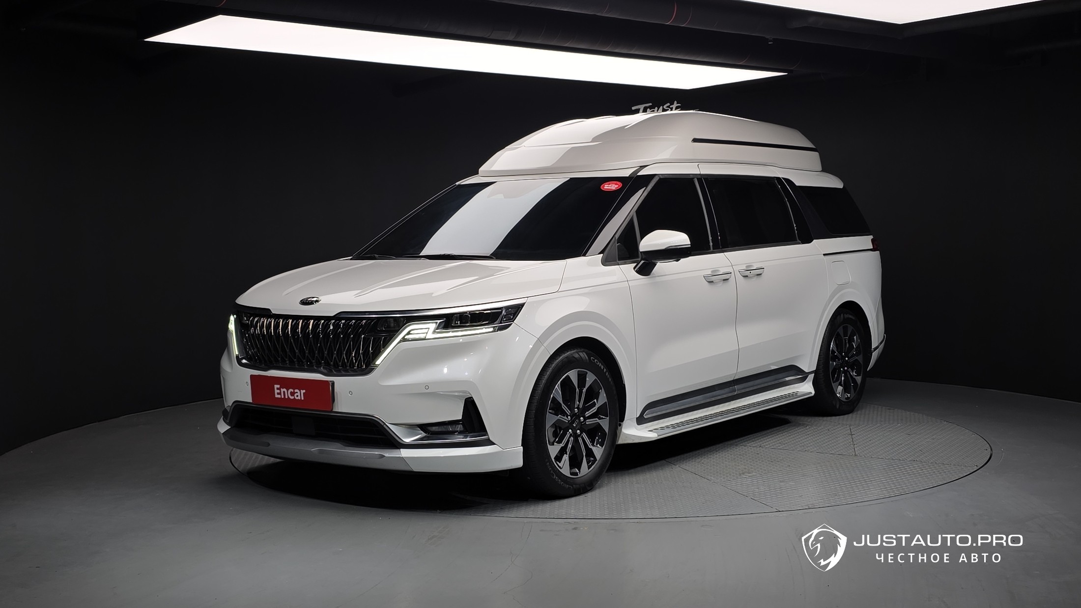 Автомобиль Kia Canival