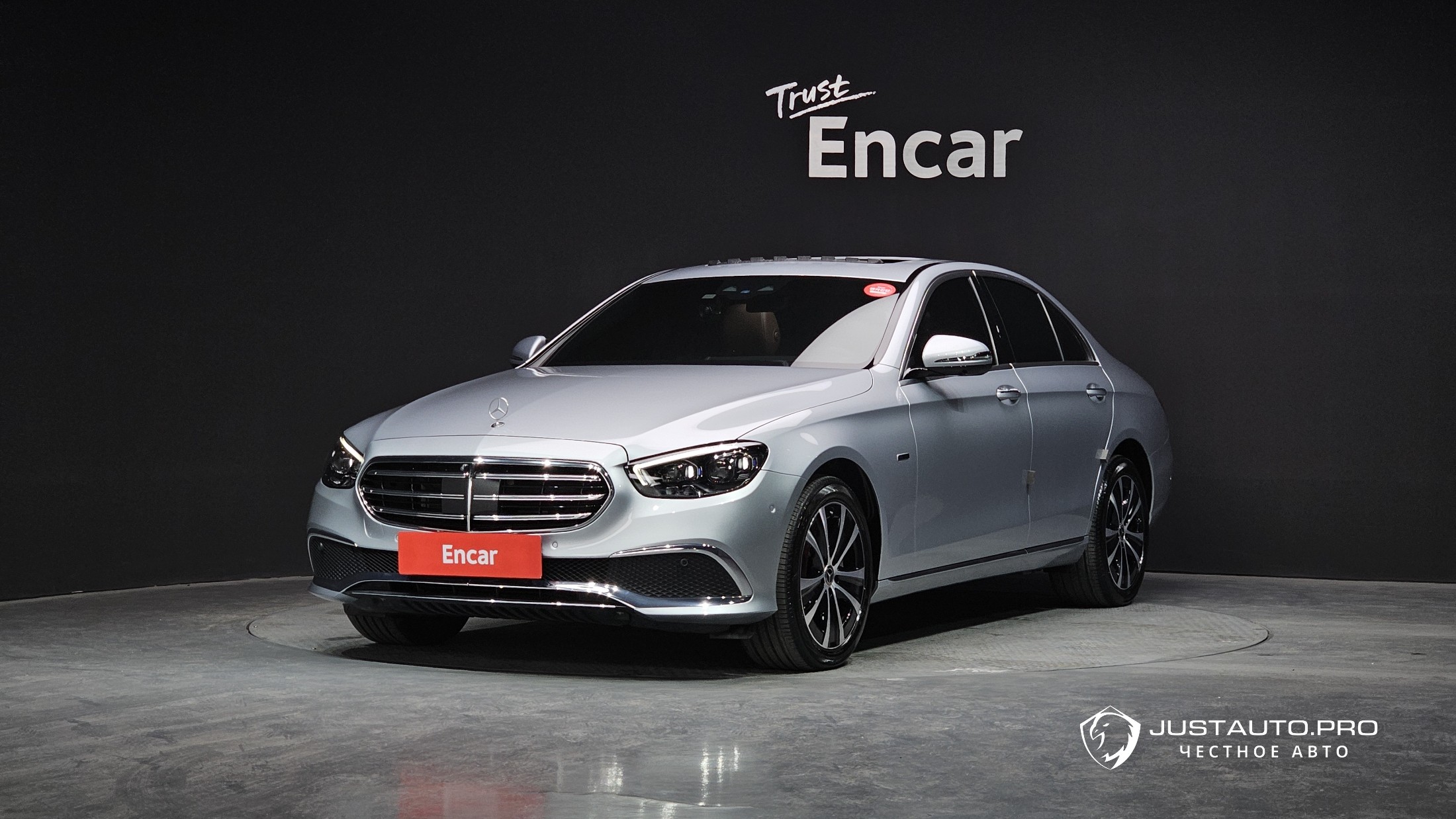 Автомобиль Mercedes-Benz E-Class
