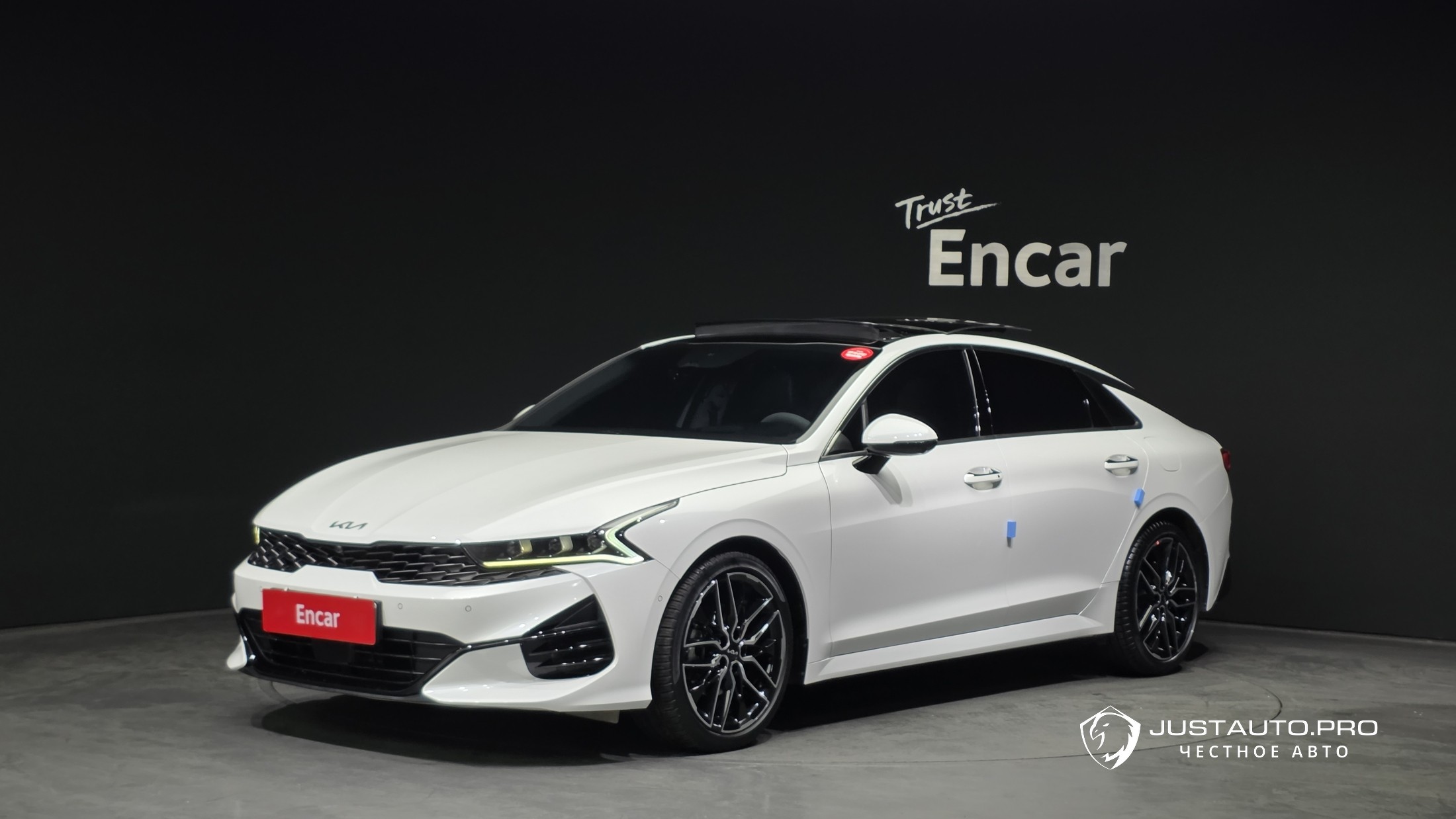 Автомобиль Kia K5