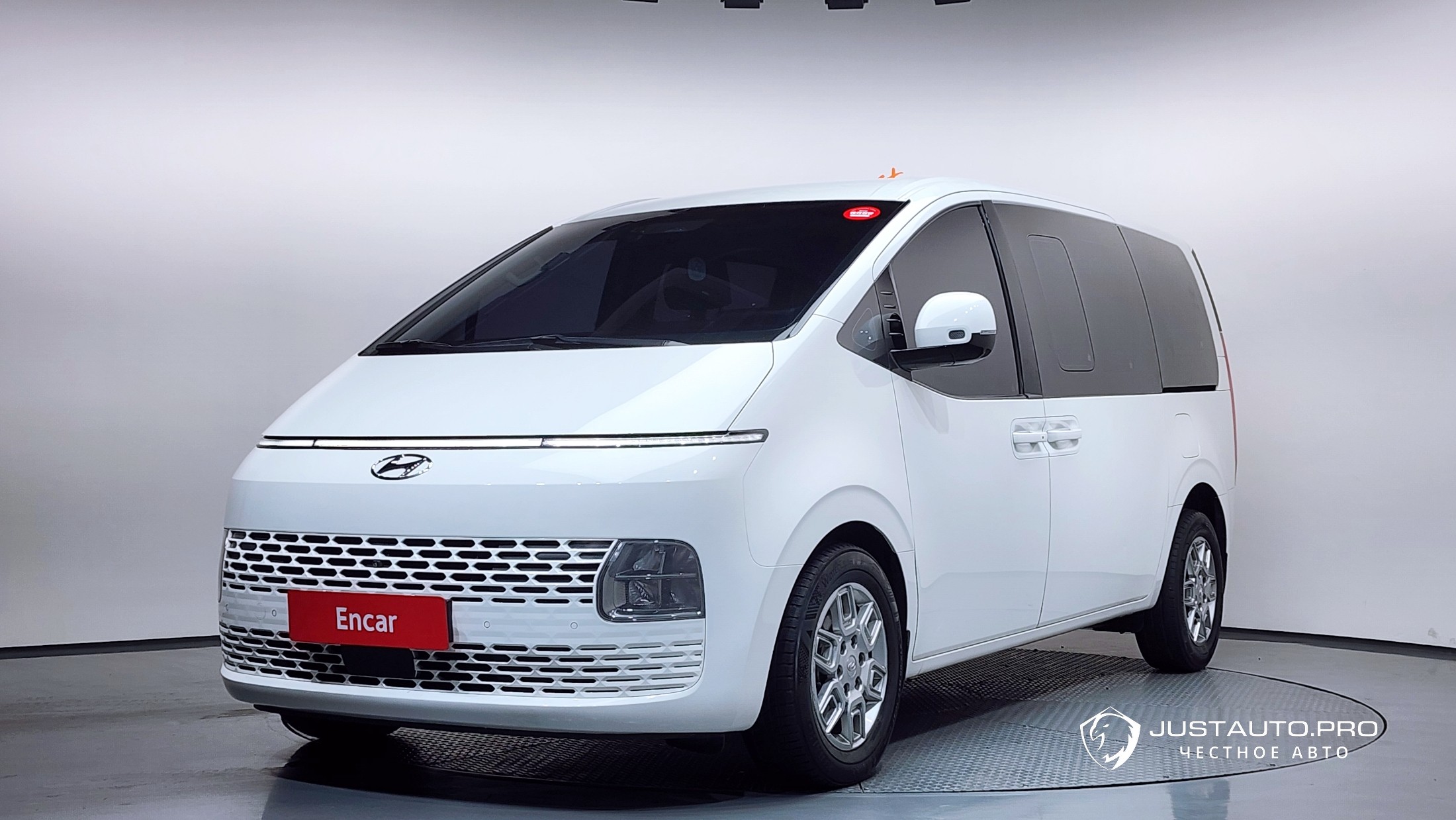 Автомобиль Hyundai Staria