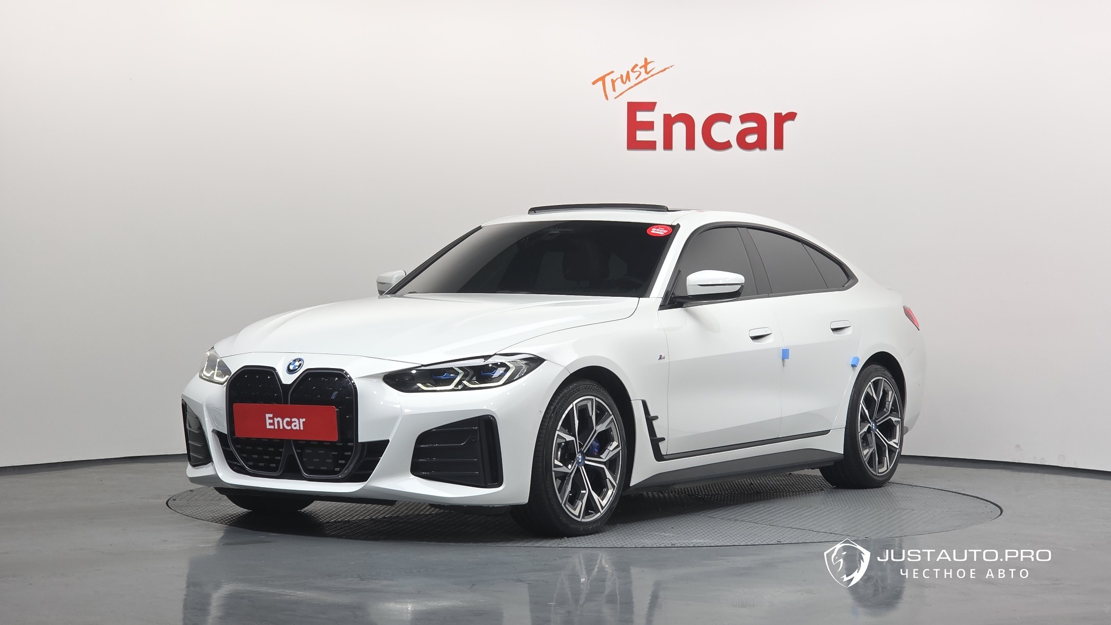 Автомобиль BMW i4